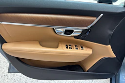 sininen Volvo S90 2017 kuva 16.
