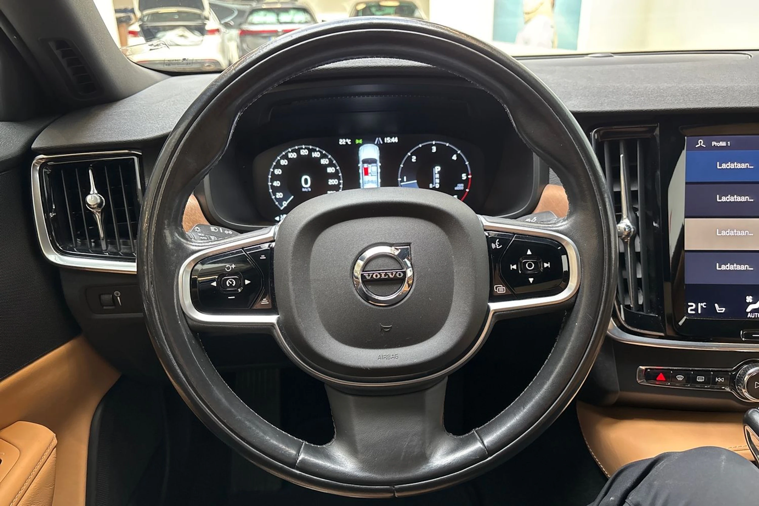 sininen Volvo S90 2017 kuva 19.