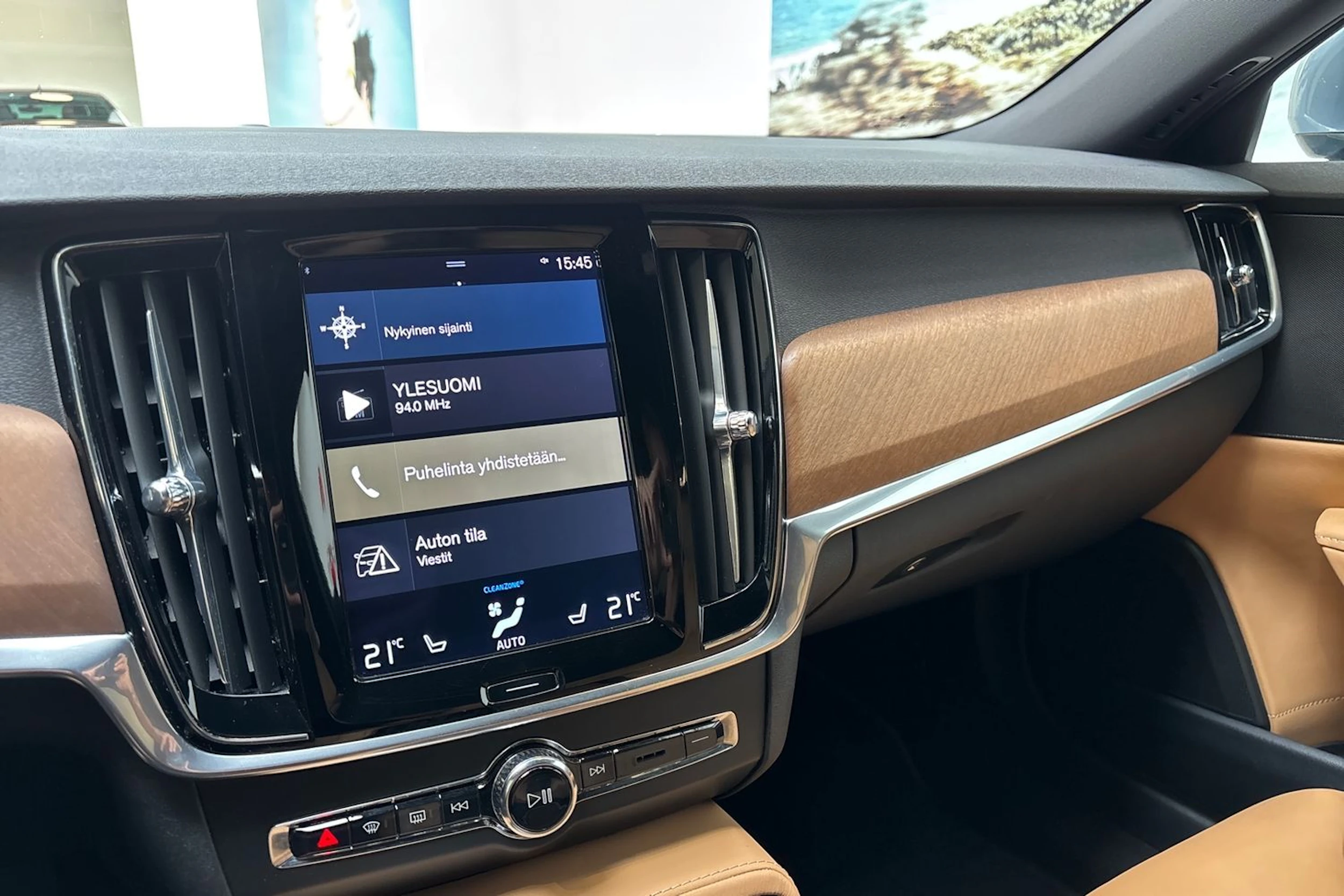 sininen Volvo S90 2017 kuva 22.