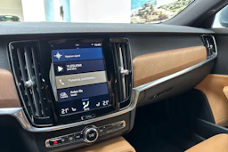 sininen Volvo S90 2017 kuva 22.