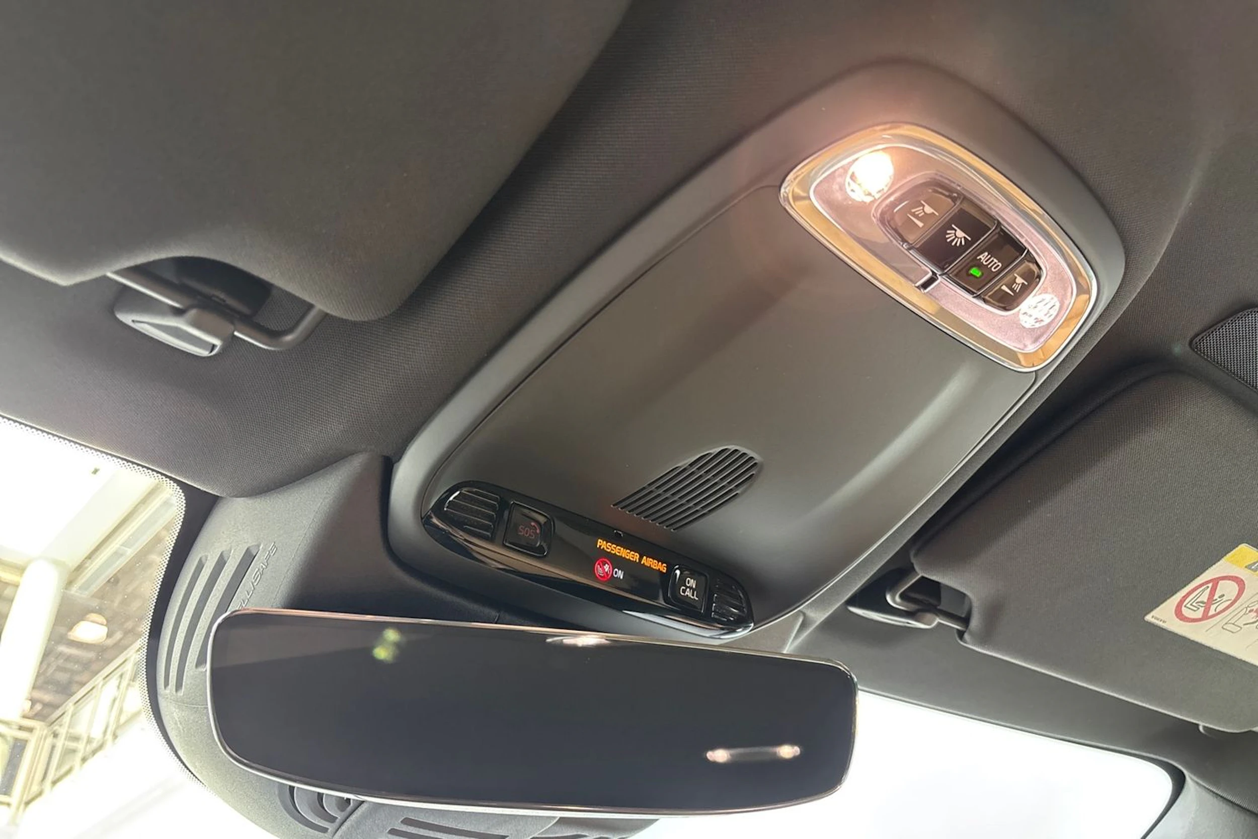 sininen Volvo S90 2017 kuva 26.