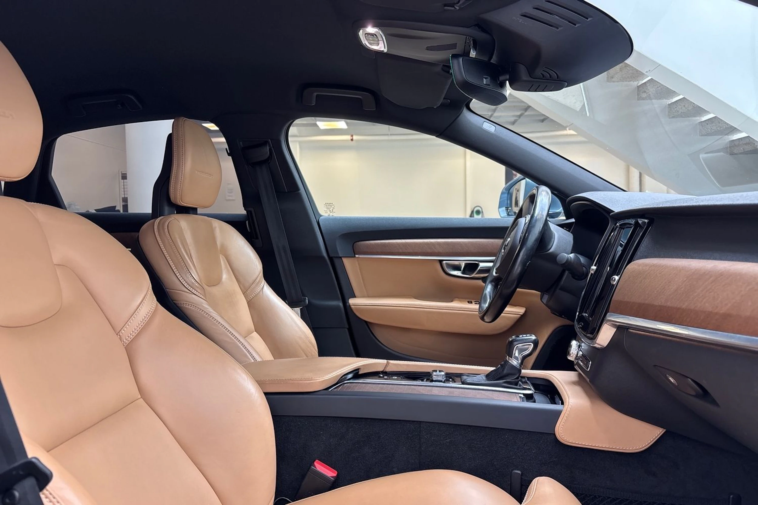 sininen Volvo S90 2017 kuva 27.