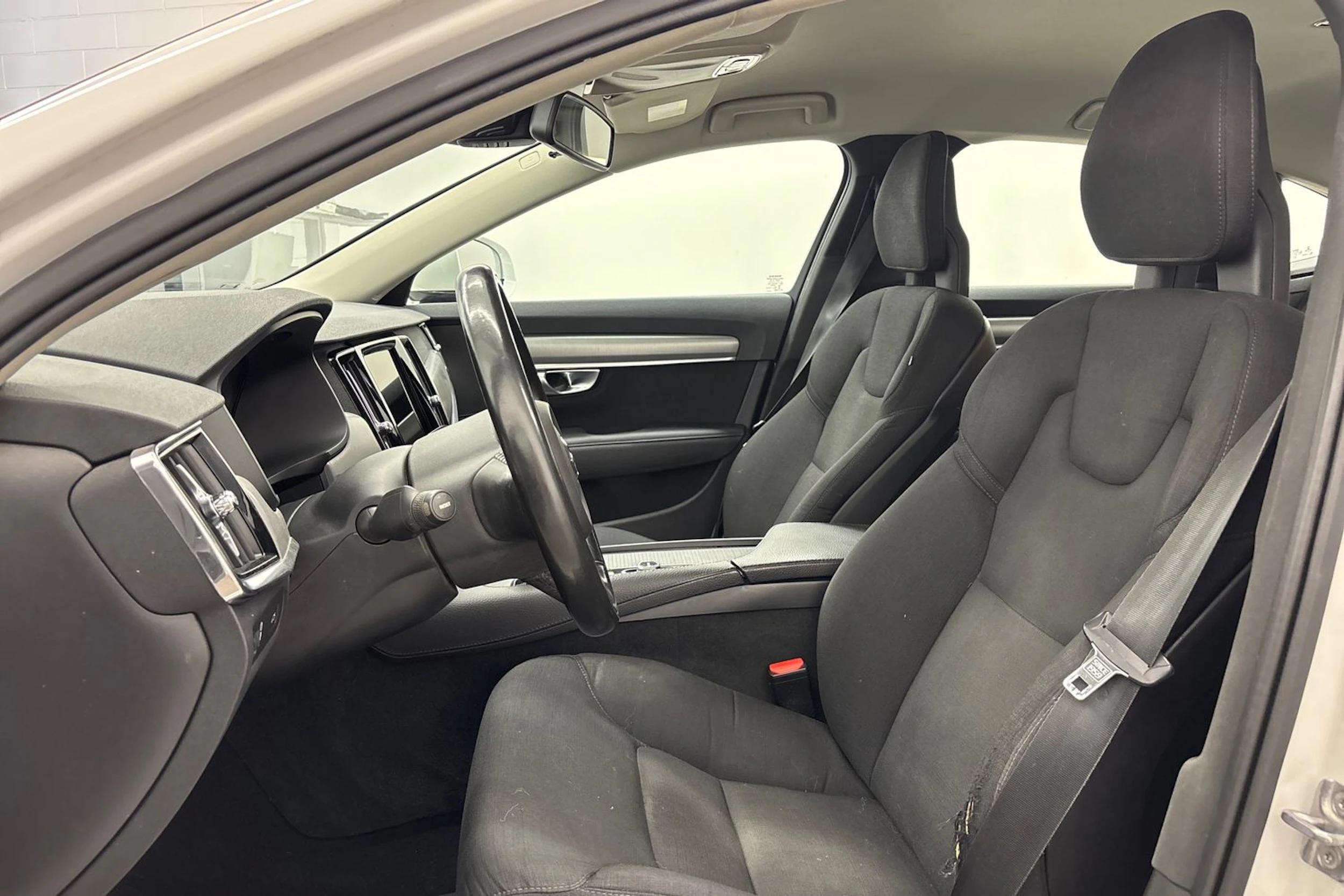 valkoinen Volvo S90 2017 kuva 11.