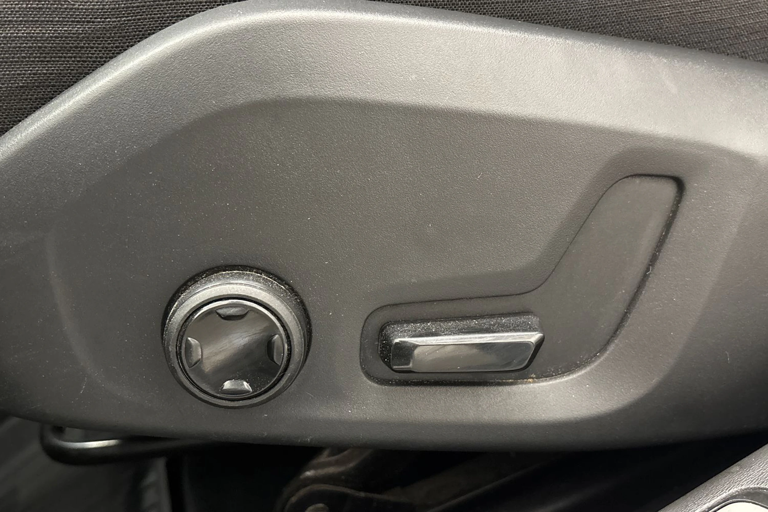 valkoinen Volvo S90 2017 kuva 12.