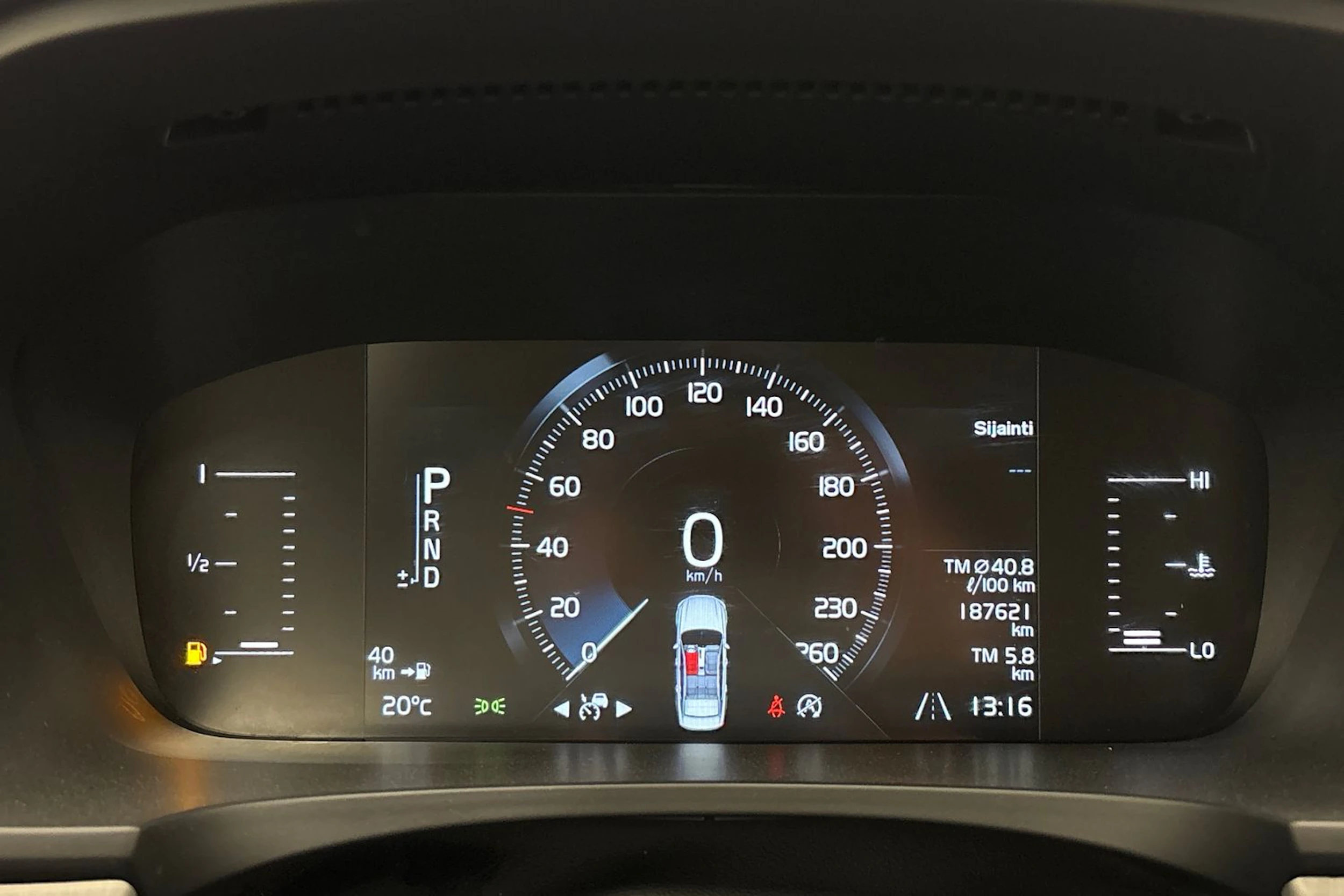 valkoinen Volvo S90 2017 kuva 16.