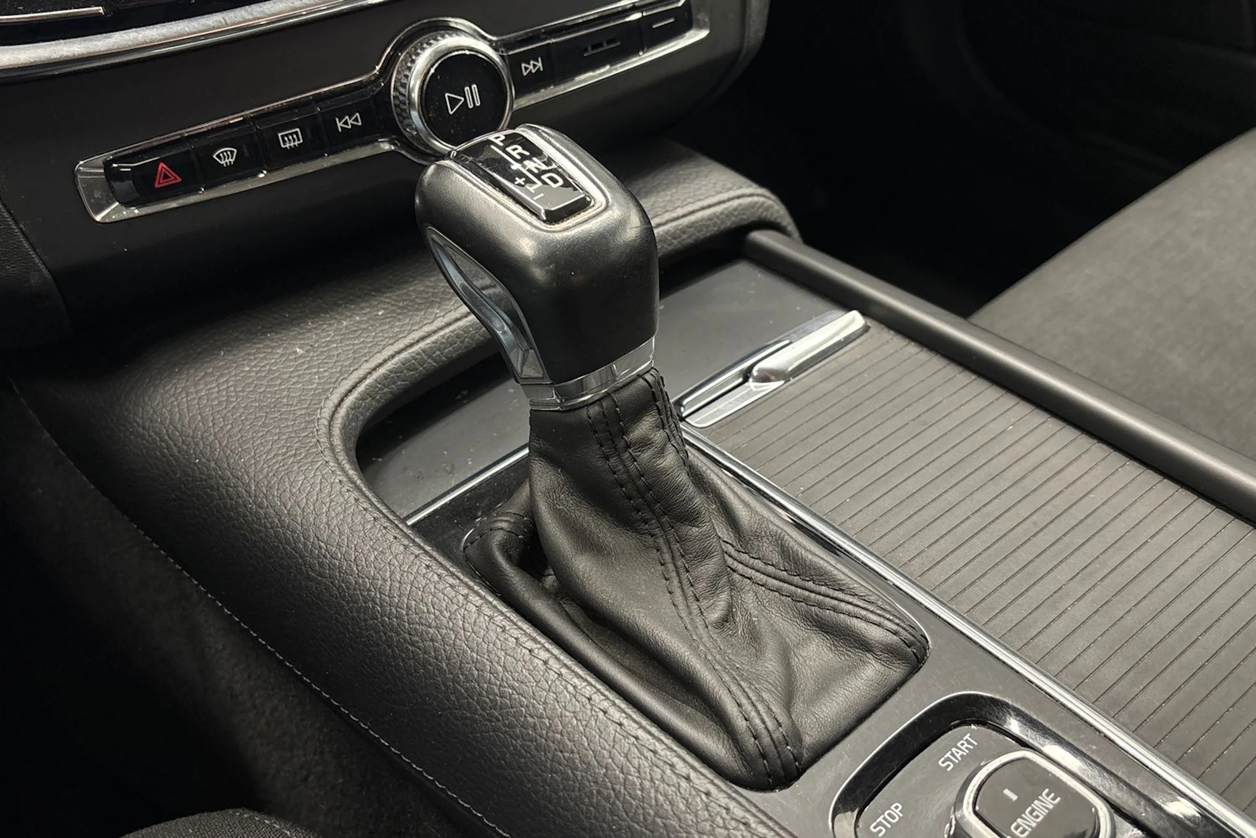 valkoinen Volvo S90 2017 kuva 21.