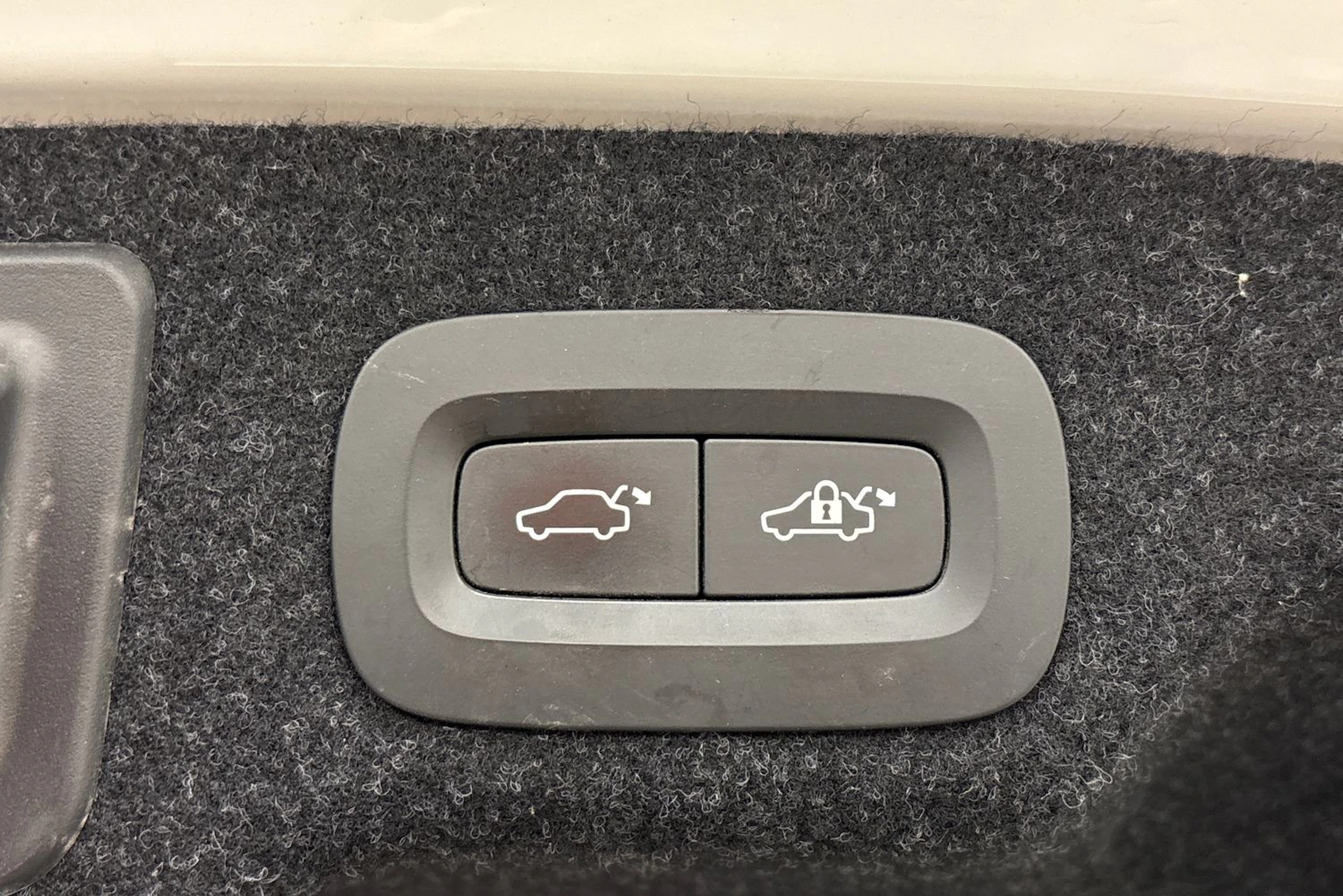 valkoinen Volvo S90 2017 kuva 23.