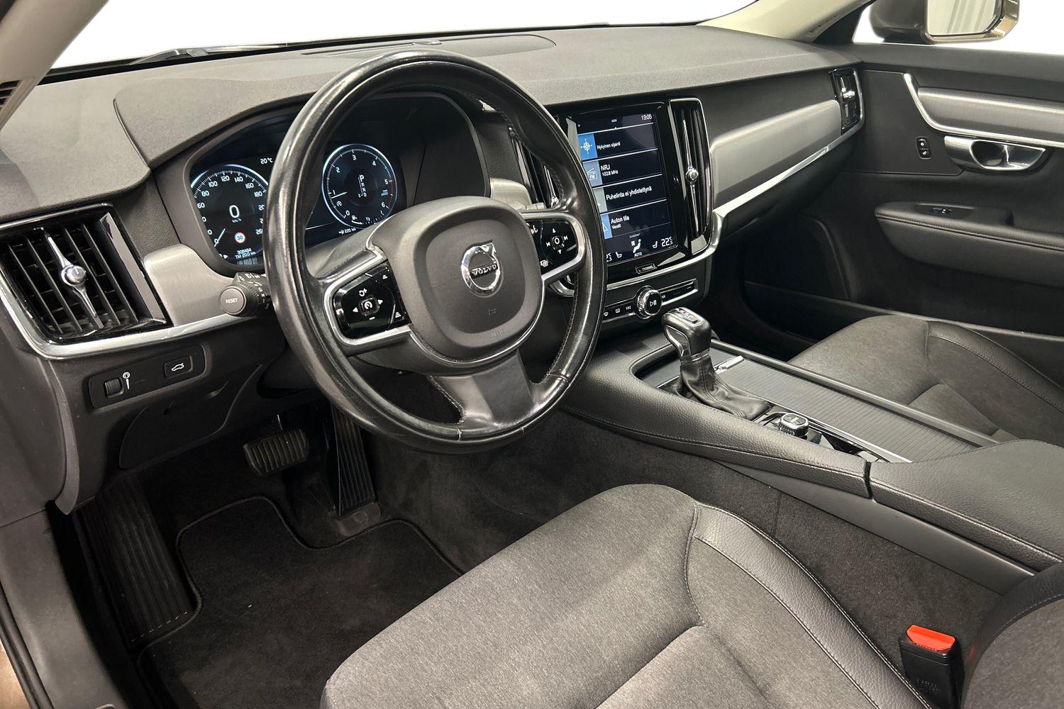 Volvo S90 D4 Momentum aut 2017, photo 6/23