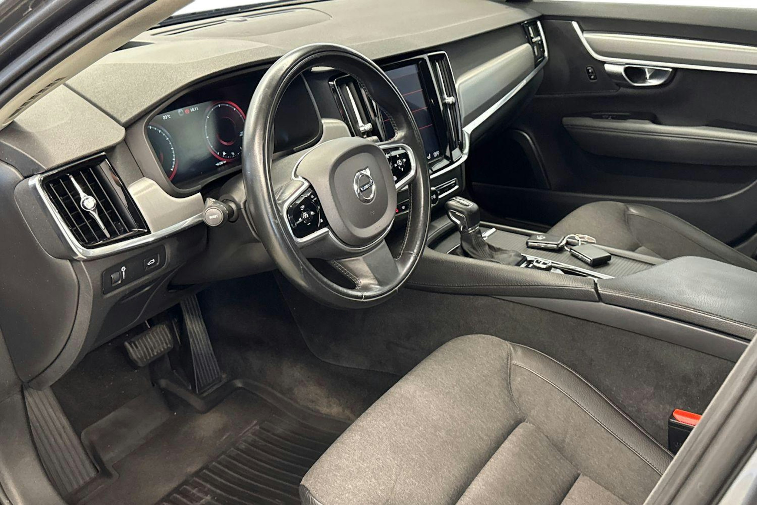 harmaa Volvo S90 2017 kuva 7.