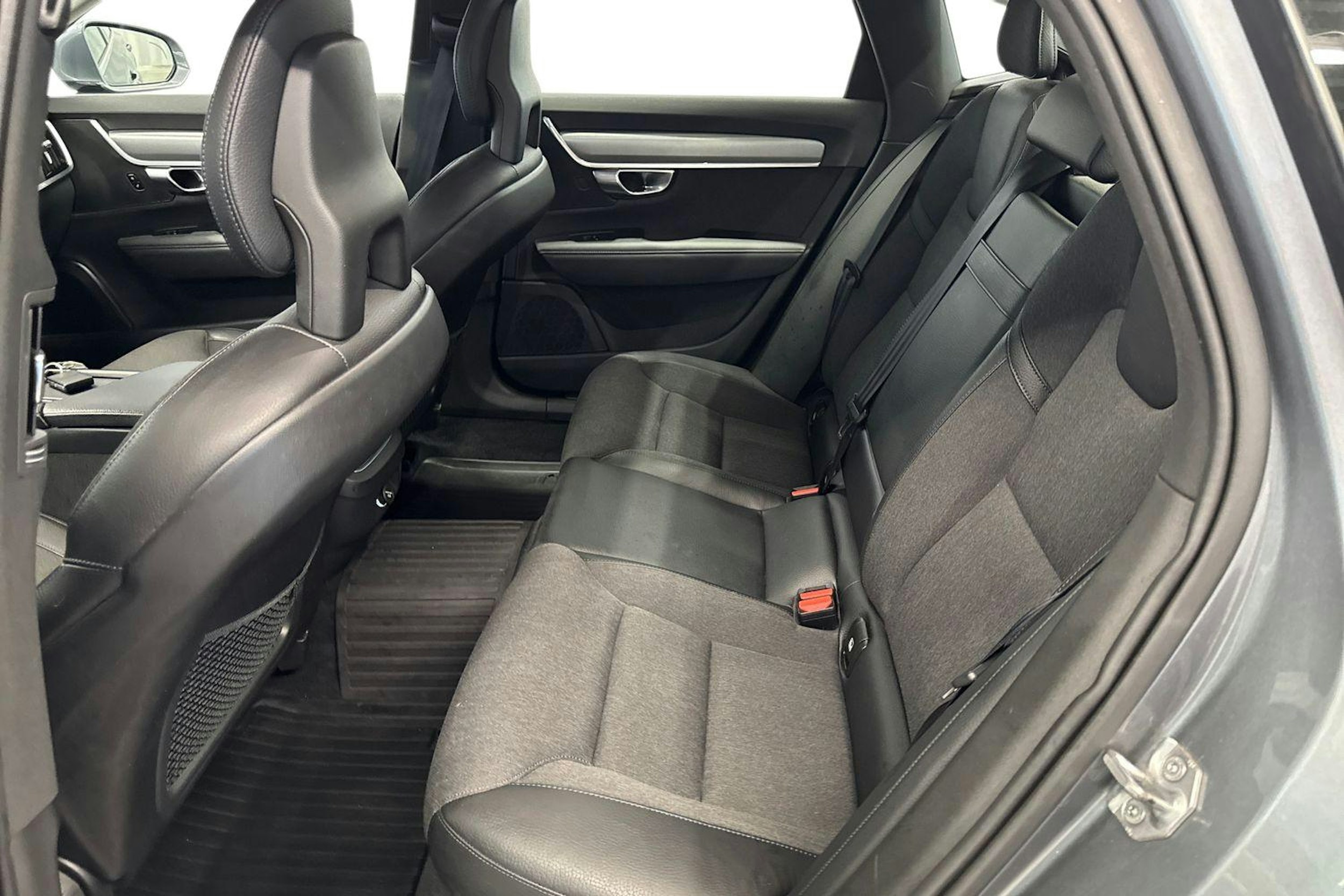 harmaa Volvo S90 2017 kuva 10.