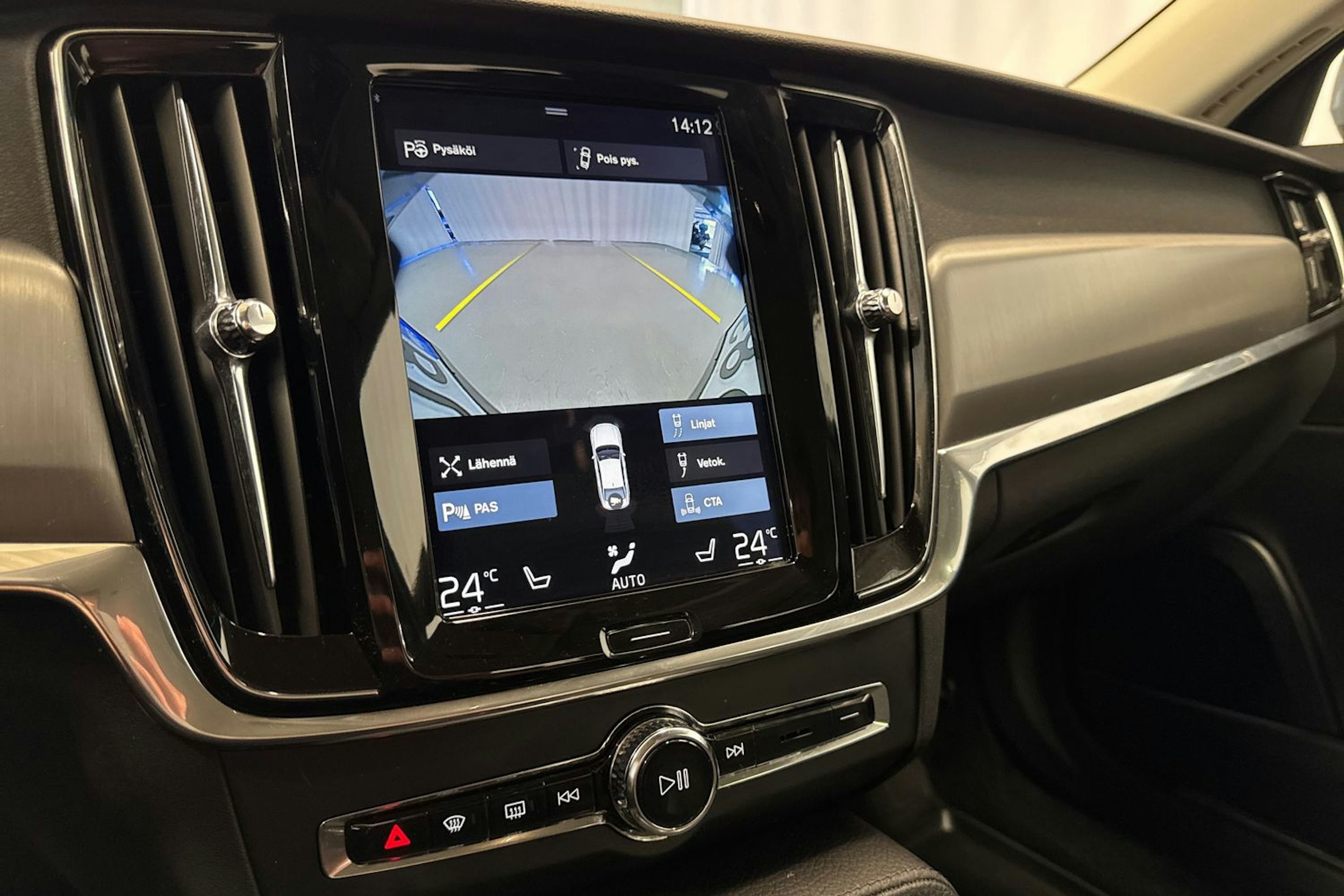 harmaa Volvo S90 2017 kuva 17.