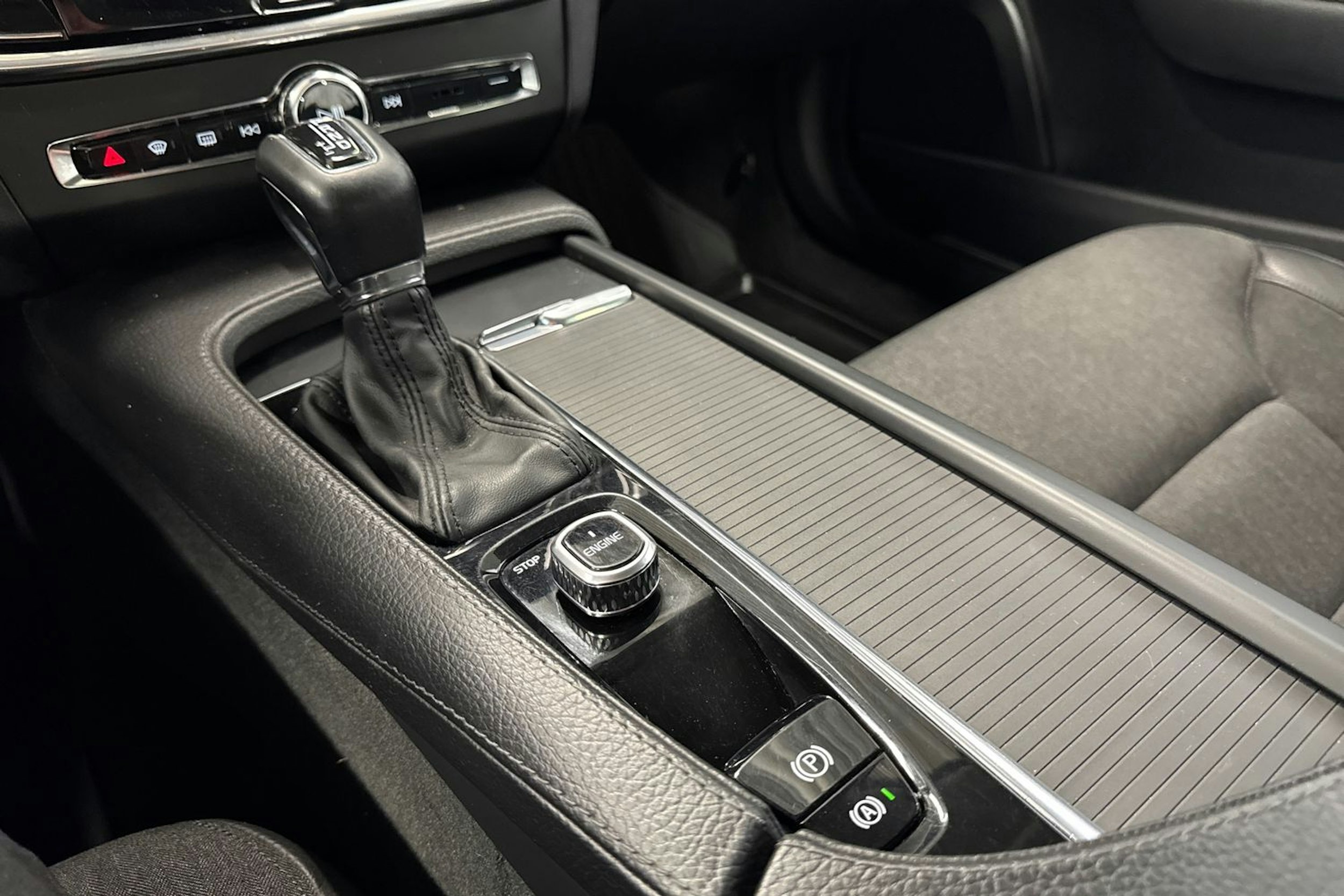 harmaa Volvo S90 2017 kuva 18.