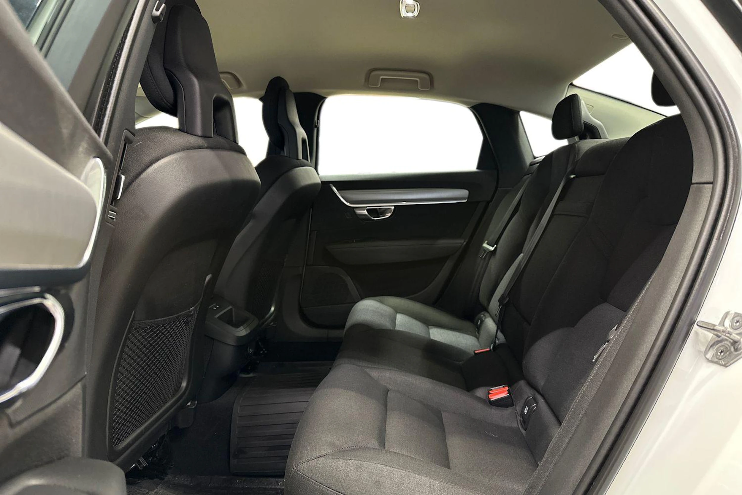 valkoinen Volvo S90 2018 kuva 8.