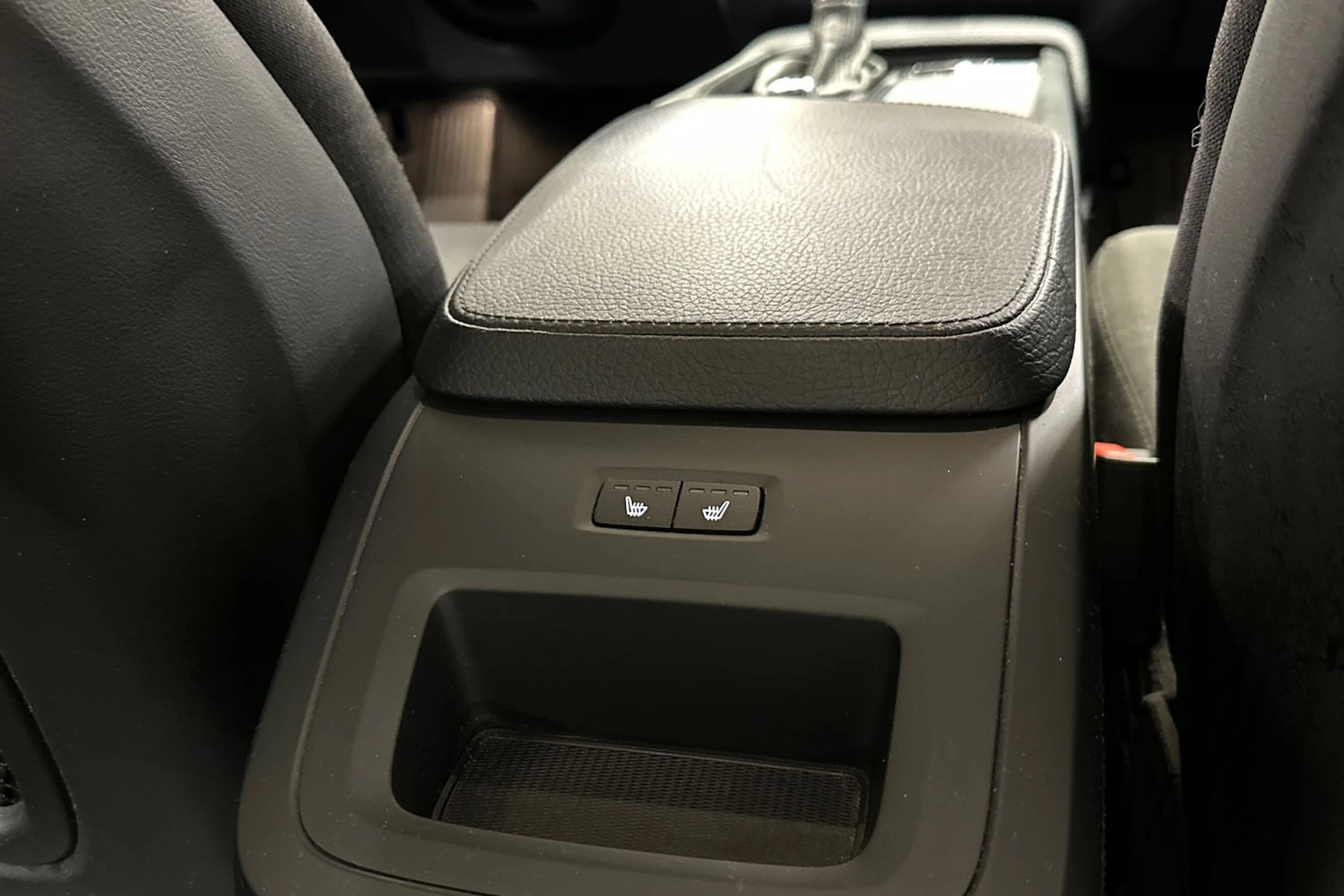 valkoinen Volvo S90 2018 kuva 12.