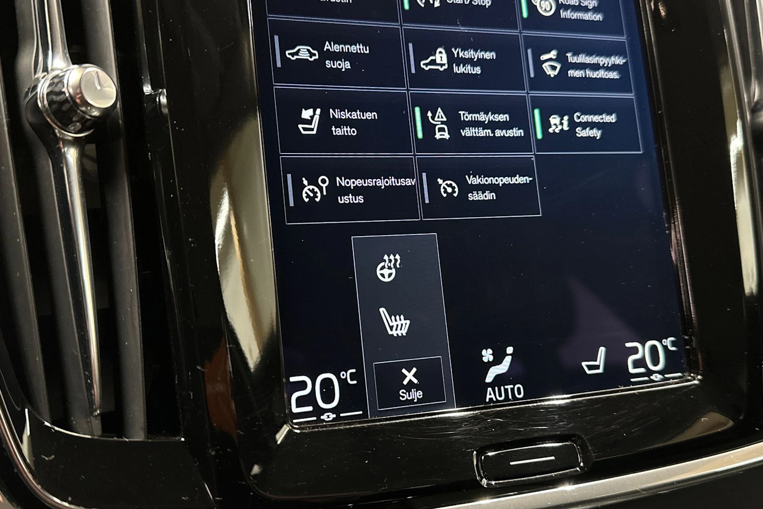 valkoinen Volvo S90 2018 kuva 15.