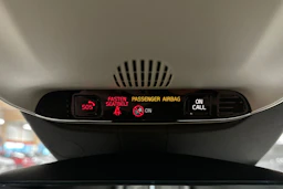 valkoinen Volvo S90 2018 kuva 17.