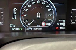 valkoinen Volvo S90 2018 kuva 19.