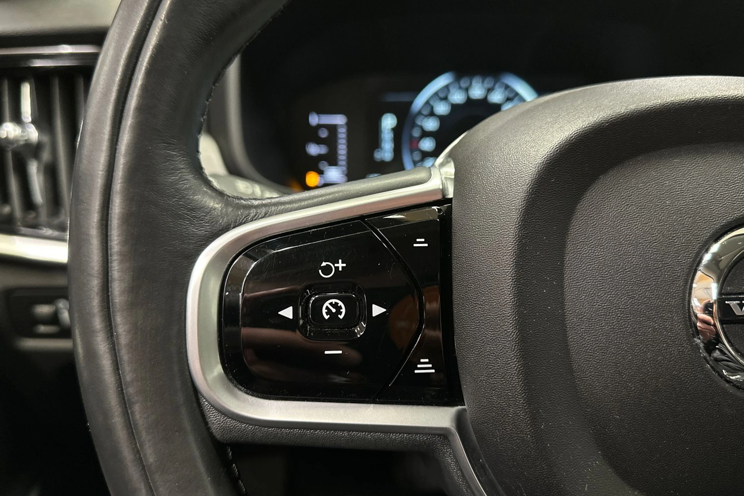 valkoinen Volvo S90 2018 kuva 20.