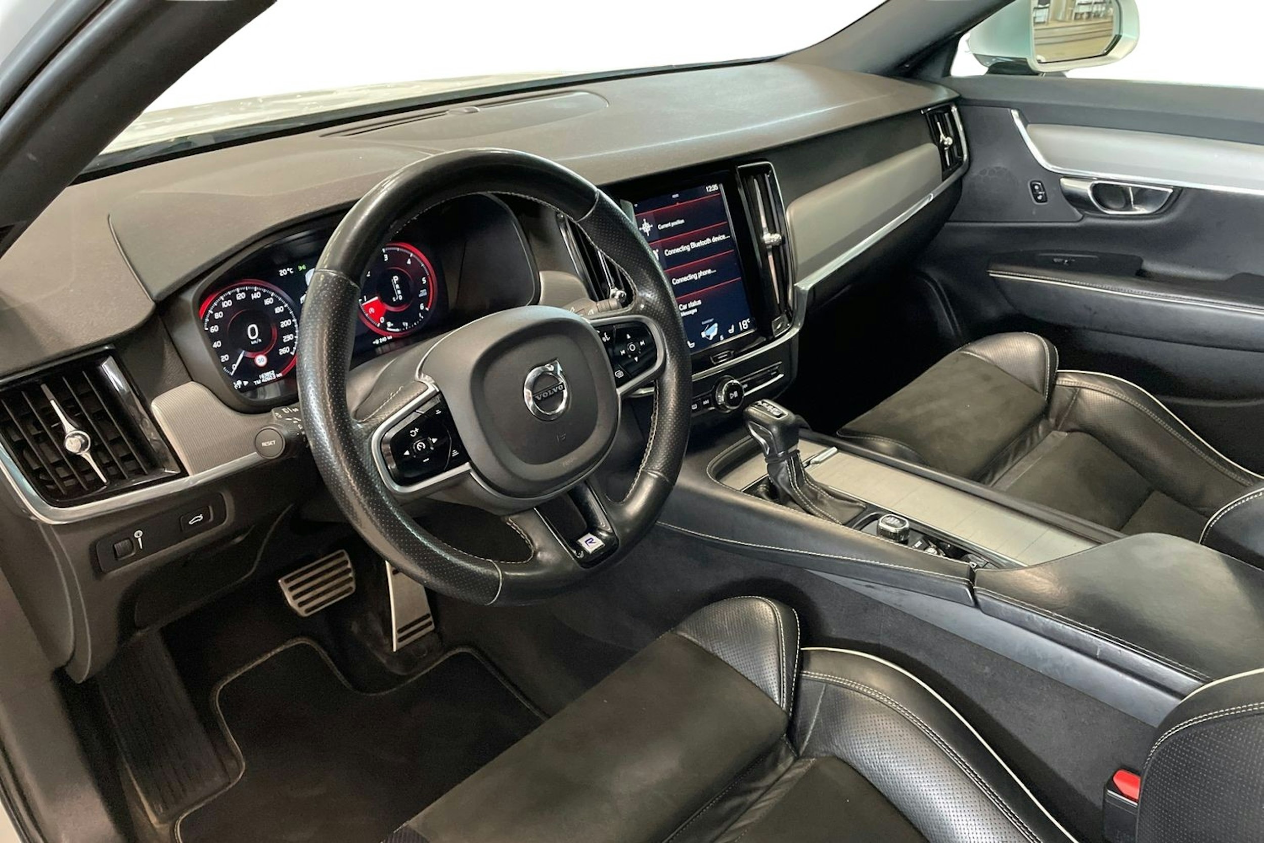 valkoinen Volvo S90 2017 kuva 7.