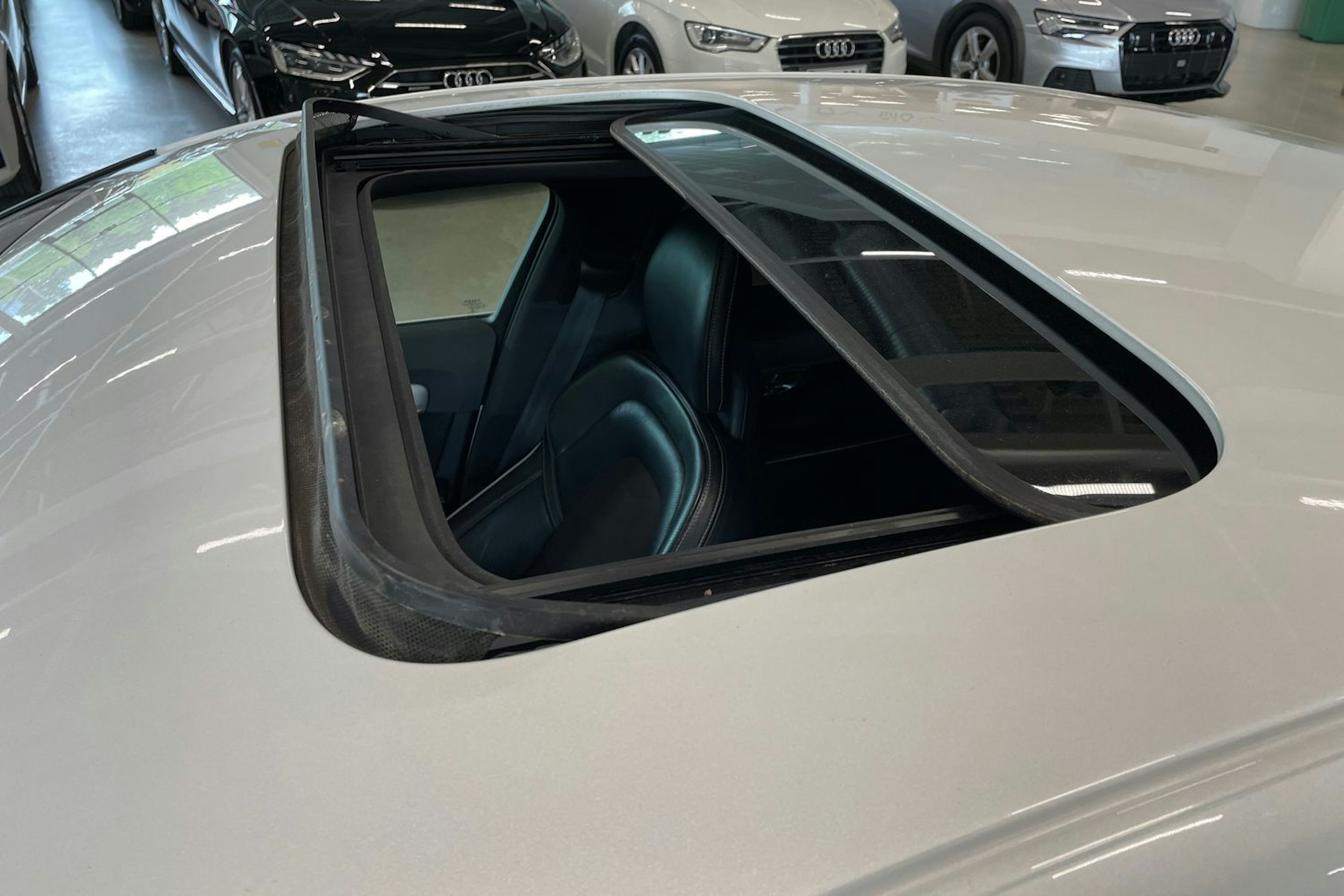 valkoinen Volvo S90 2017 kuva 15.