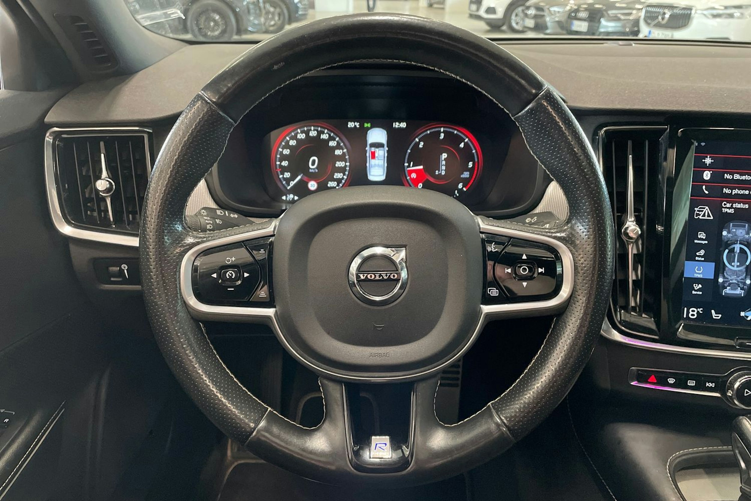 valkoinen Volvo S90 2017 kuva 16.