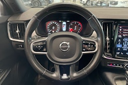 valkoinen Volvo S90 2017 kuva 16.