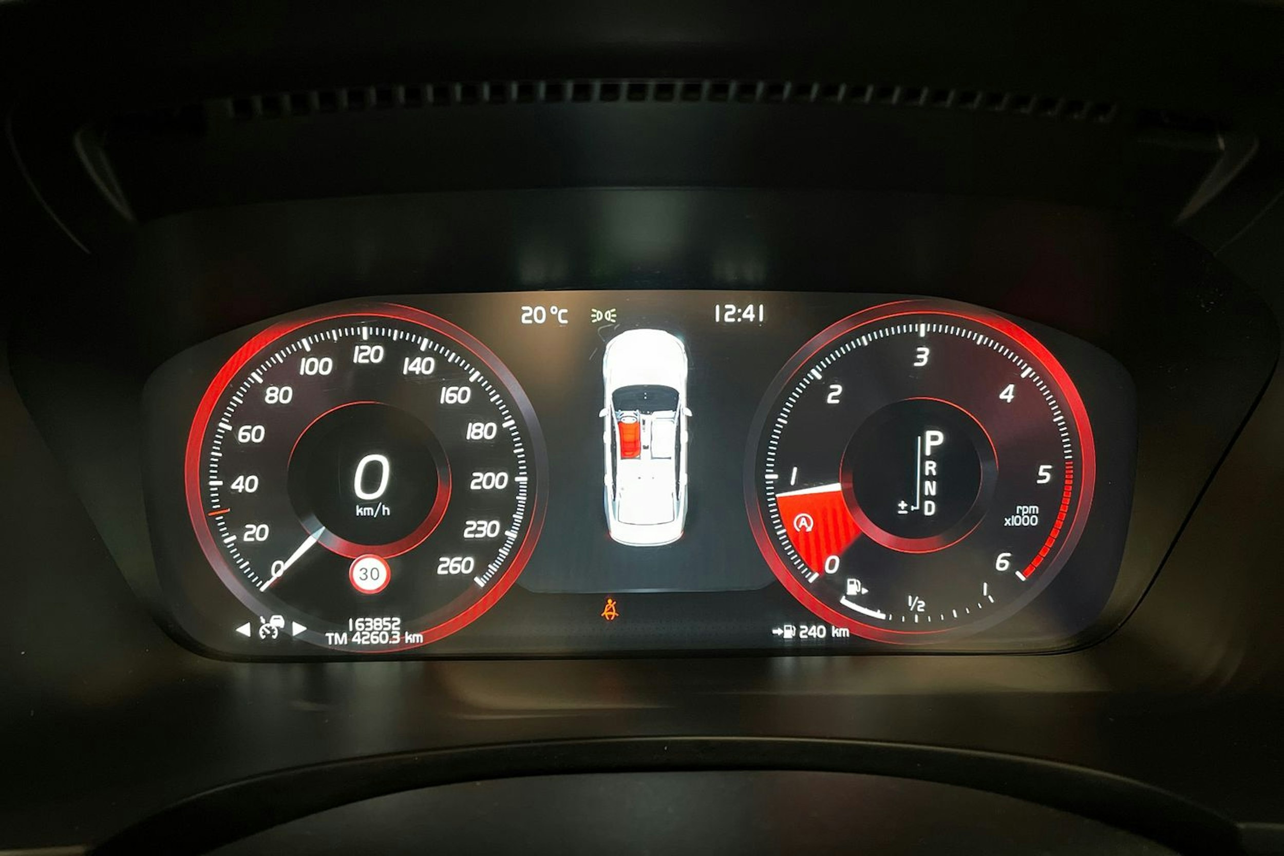 valkoinen Volvo S90 2017 kuva 19.