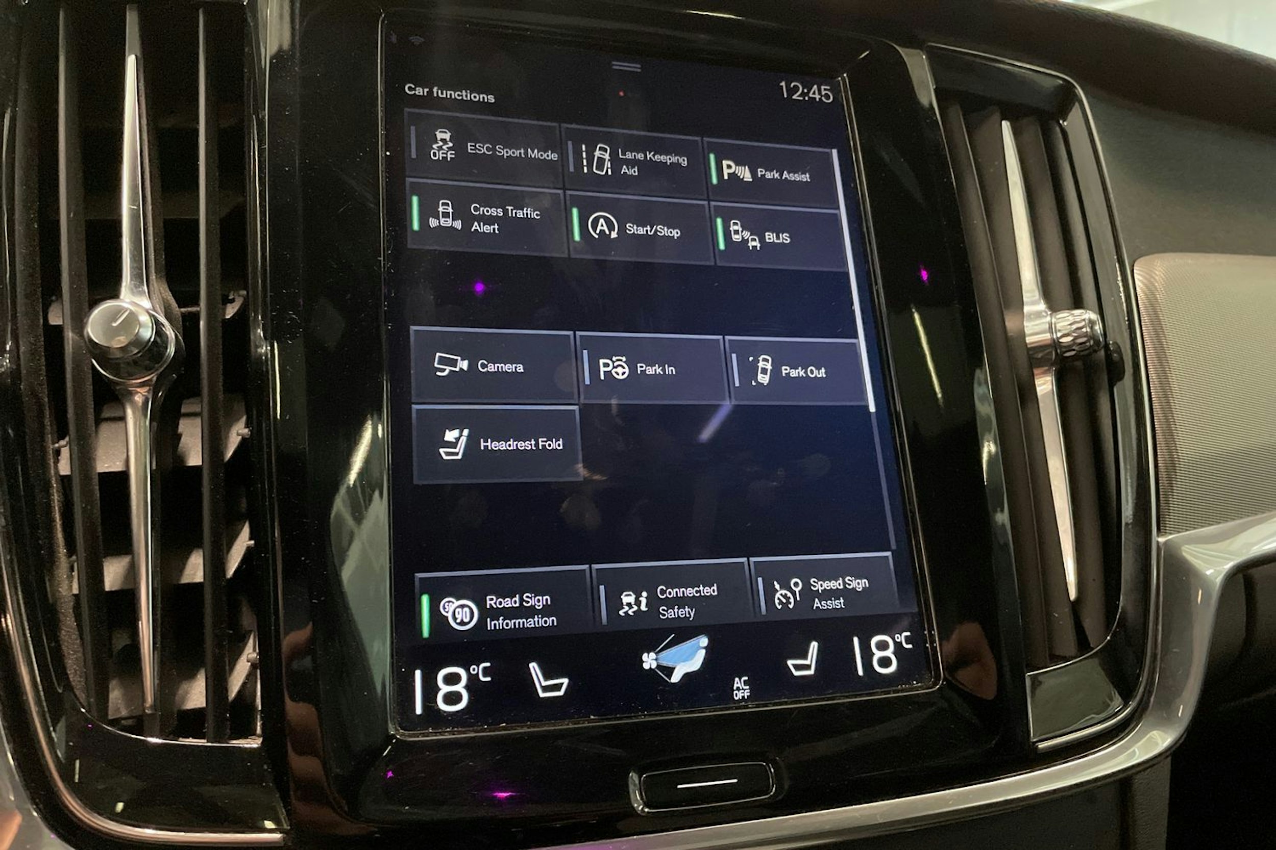 valkoinen Volvo S90 2017 kuva 25.