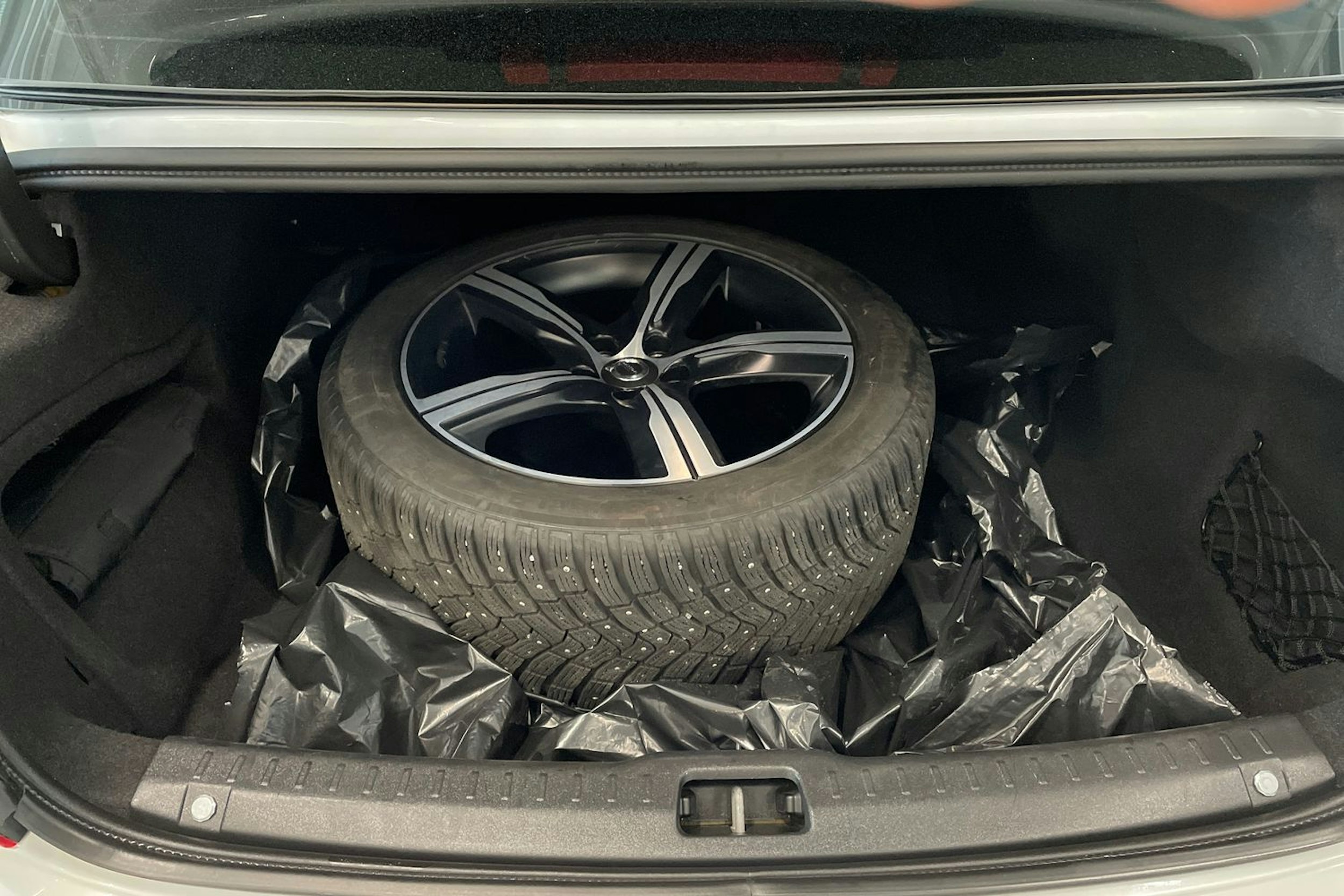 valkoinen Volvo S90 2017 kuva 26.