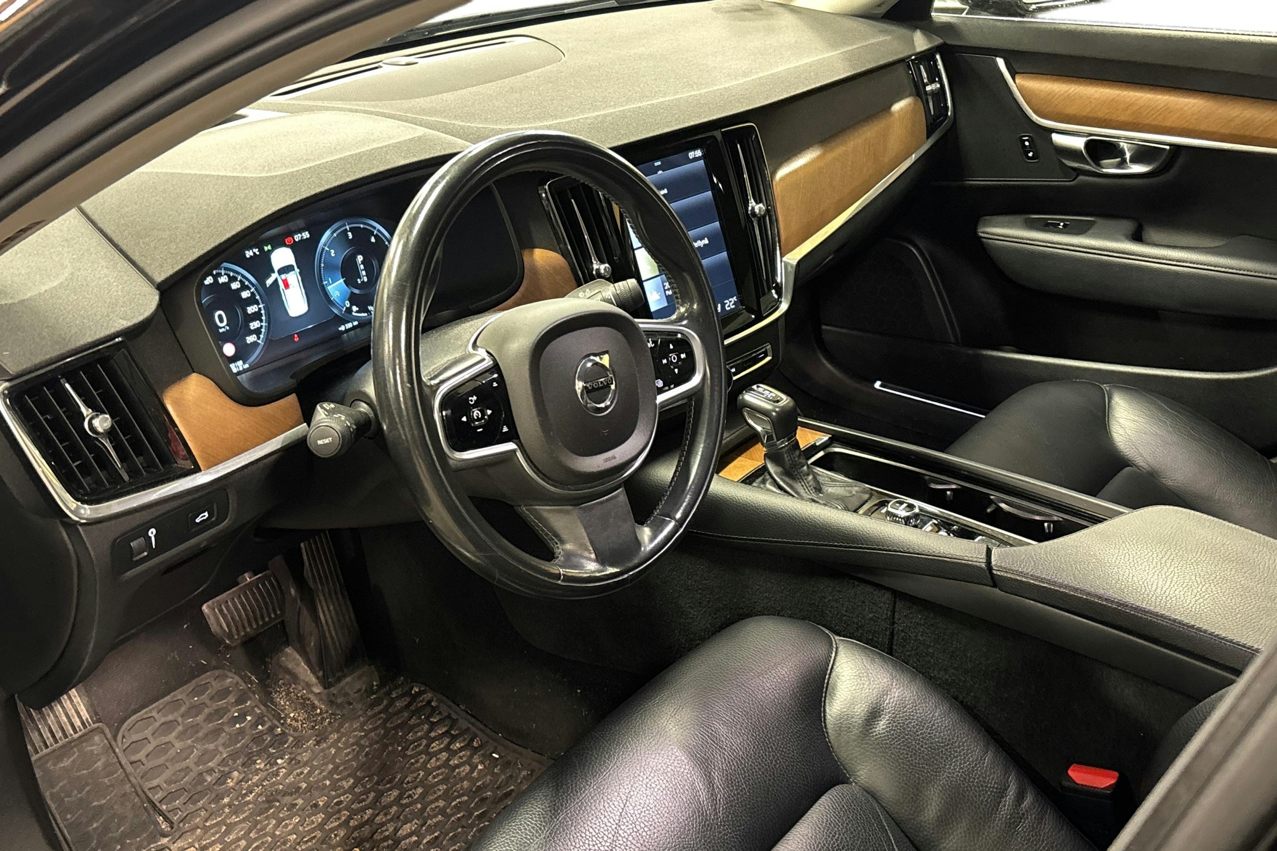 musta Volvo S90 2017 kuva 3.