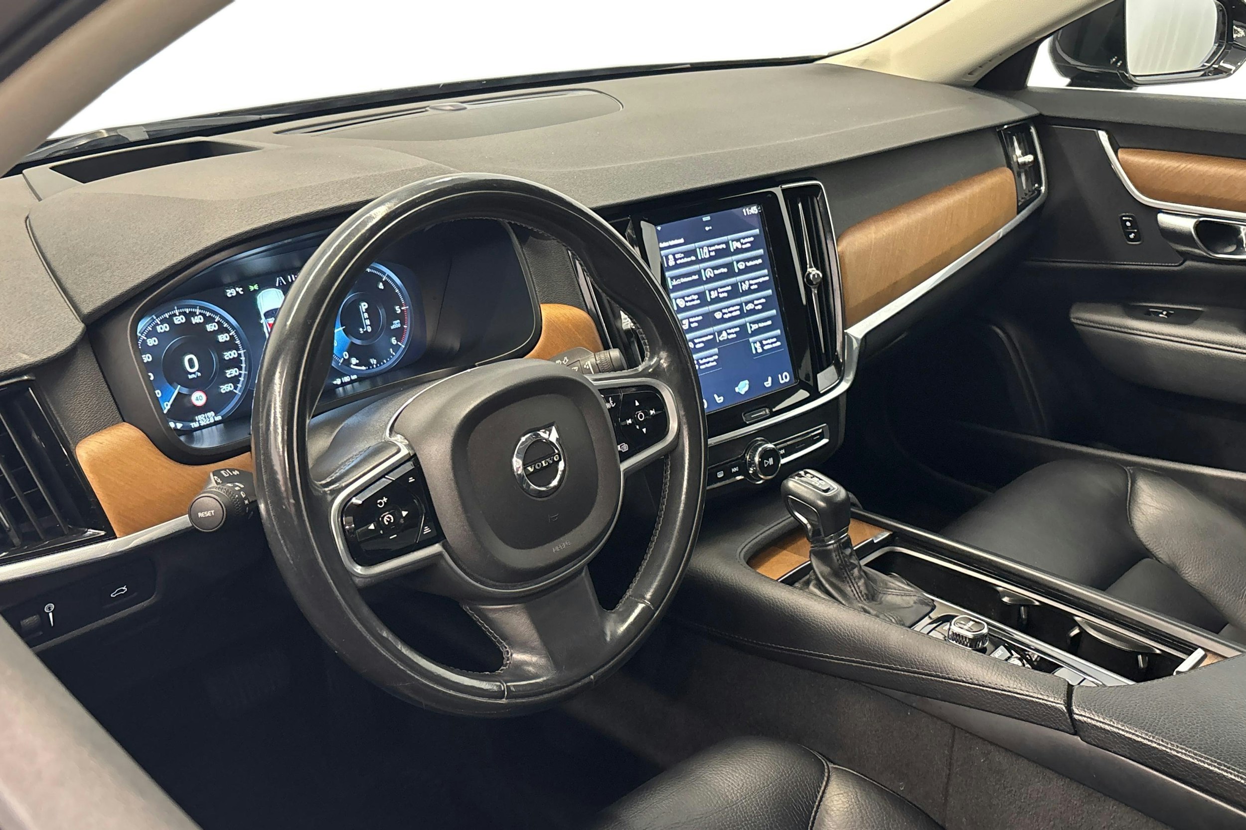 musta Volvo S90 2017 kuva 7.