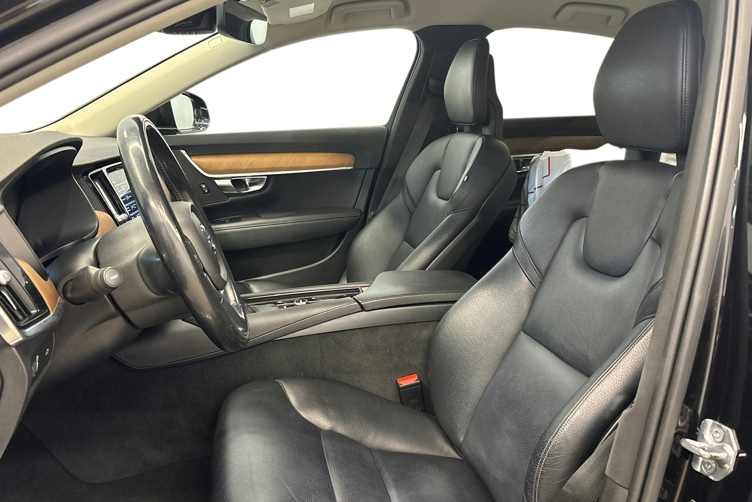 musta Volvo S90 2017 kuva 9.