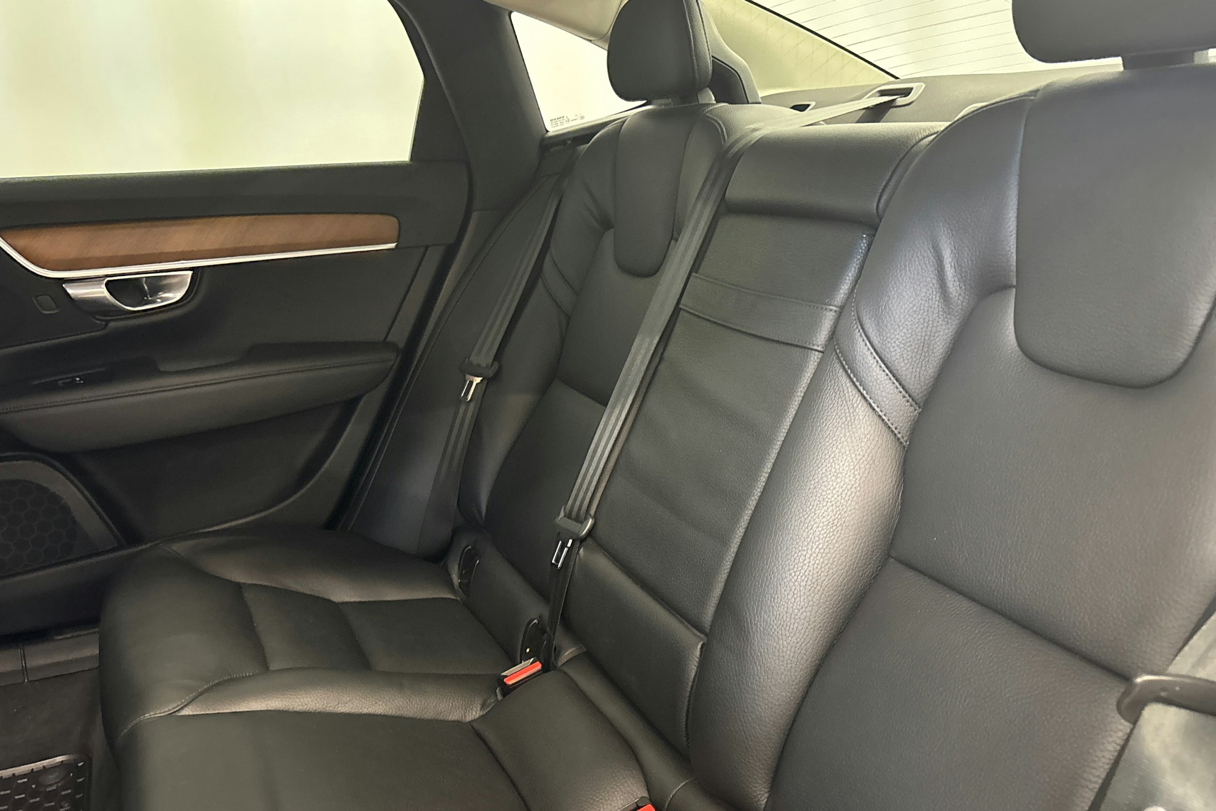 musta Volvo S90 2017 kuva 13.