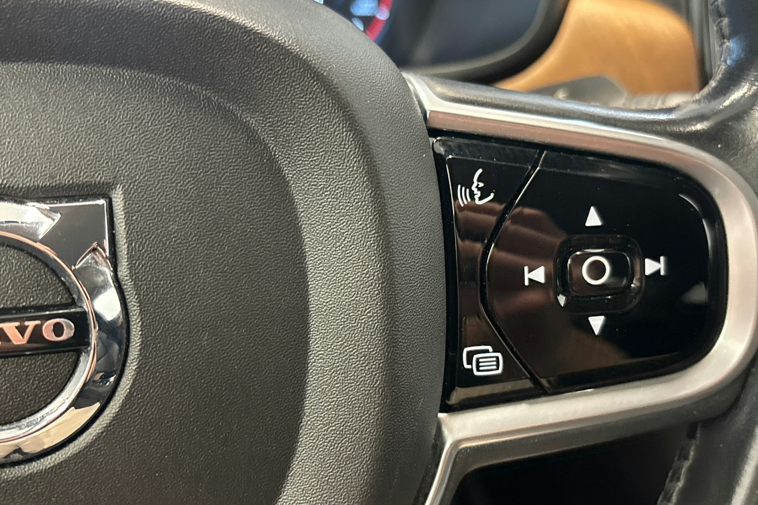 musta Volvo S90 2017 kuva 18.