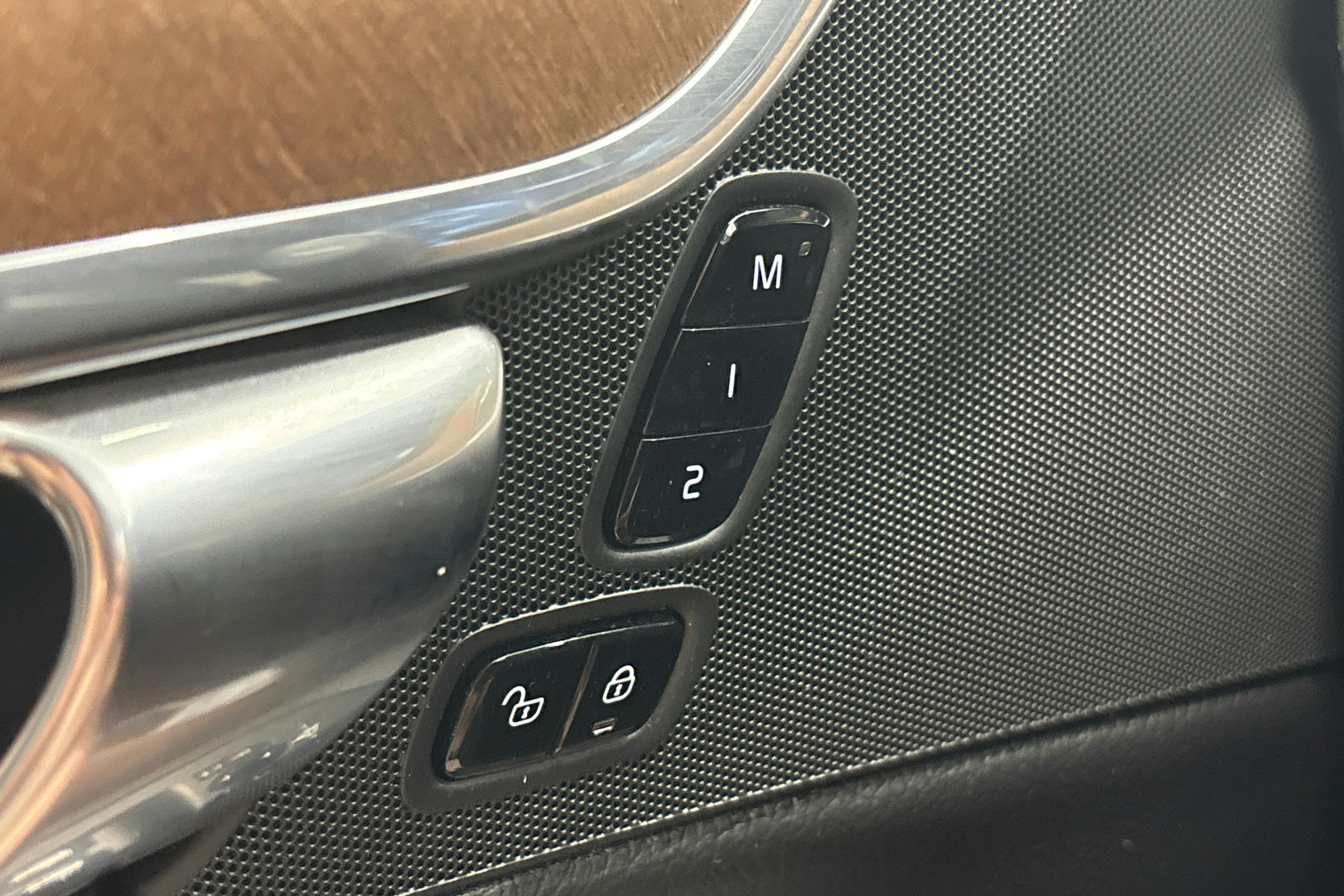 musta Volvo S90 2017 kuva 29.