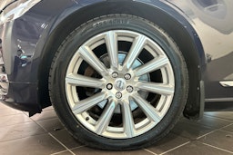 sininen Volvo S90 2017 kuva 11.