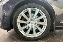 sininen Volvo S90 2017 kuva 13.