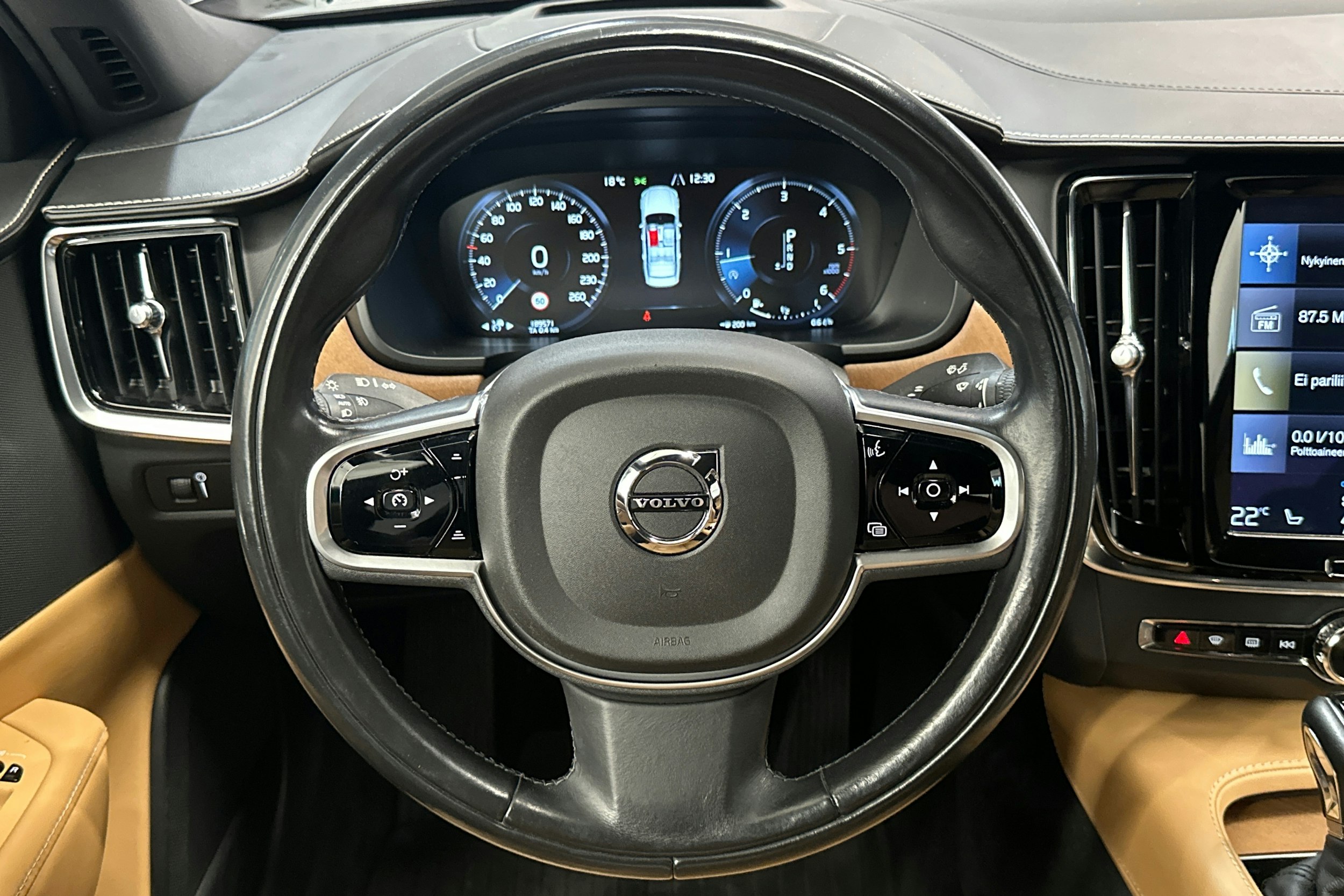 sininen Volvo S90 2017 kuva 15.