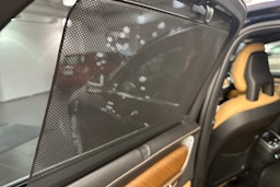 sininen Volvo S90 2017 kuva 17.