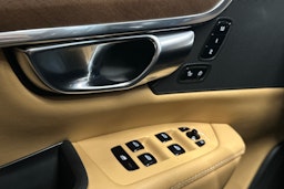 sininen Volvo S90 2017 kuva 18.