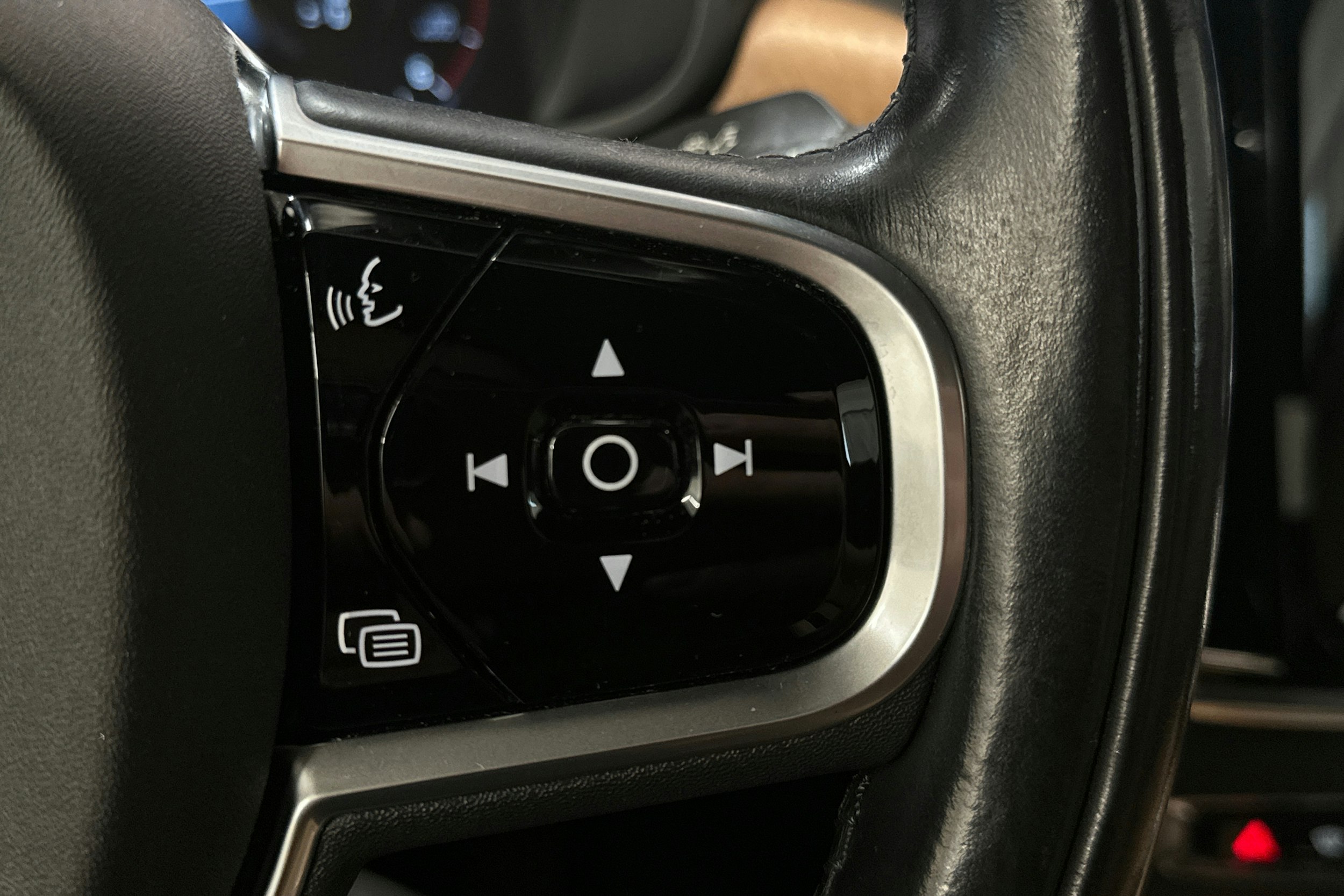 sininen Volvo S90 2017 kuva 21.