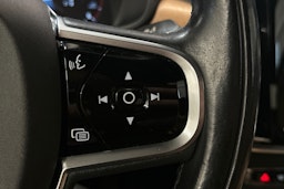 sininen Volvo S90 2017 kuva 21.