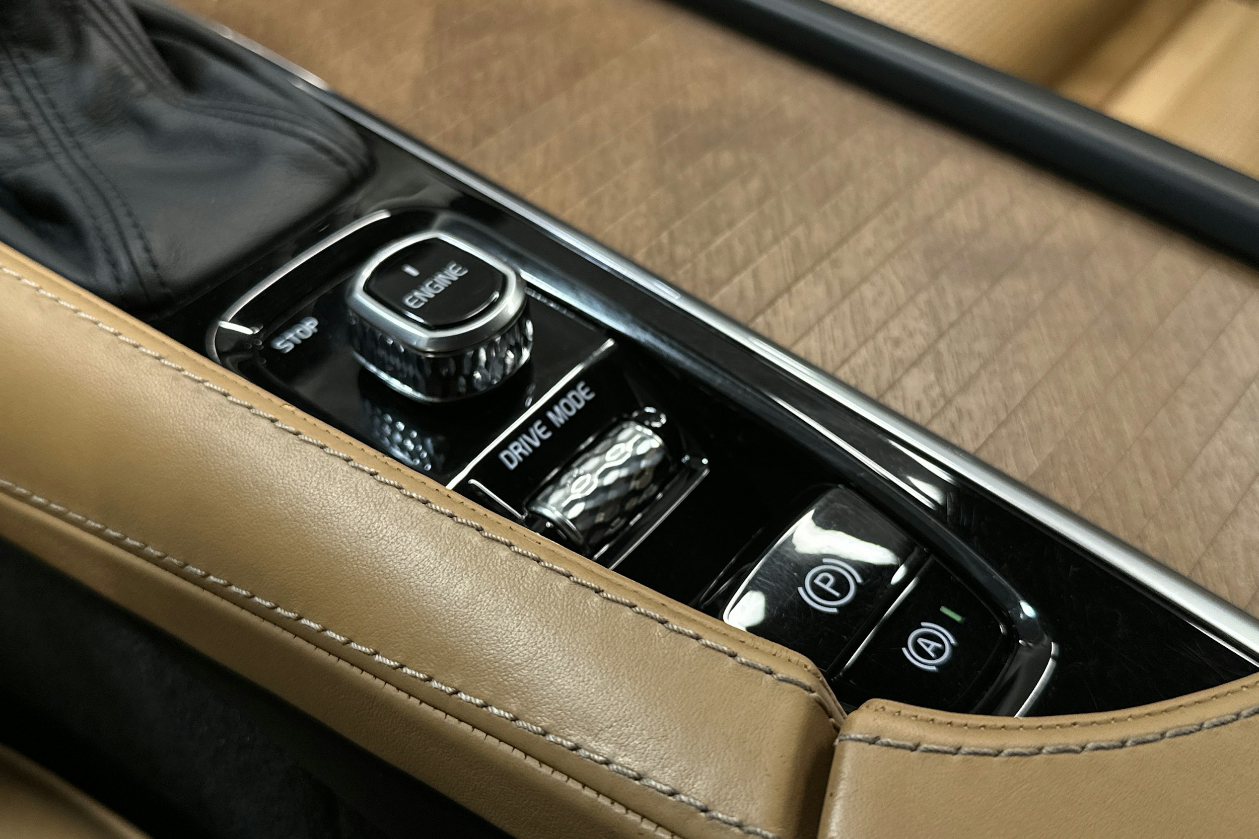 sininen Volvo S90 2017 kuva 26.