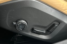 sininen Volvo S90 2017 kuva 27.