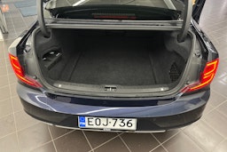 sininen Volvo S90 2017 kuva 28.