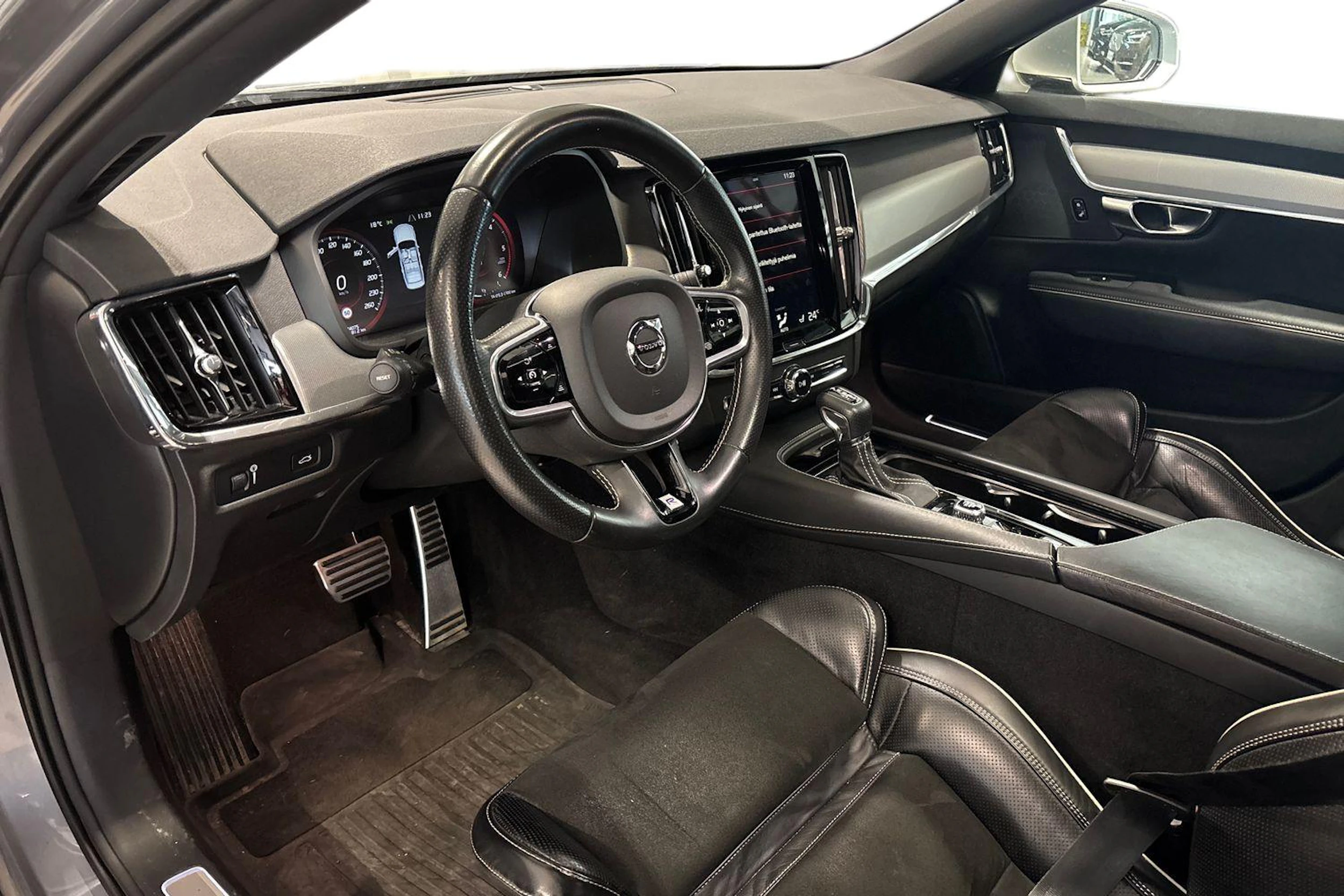 harmaa Volvo S90 2017 kuva 3.