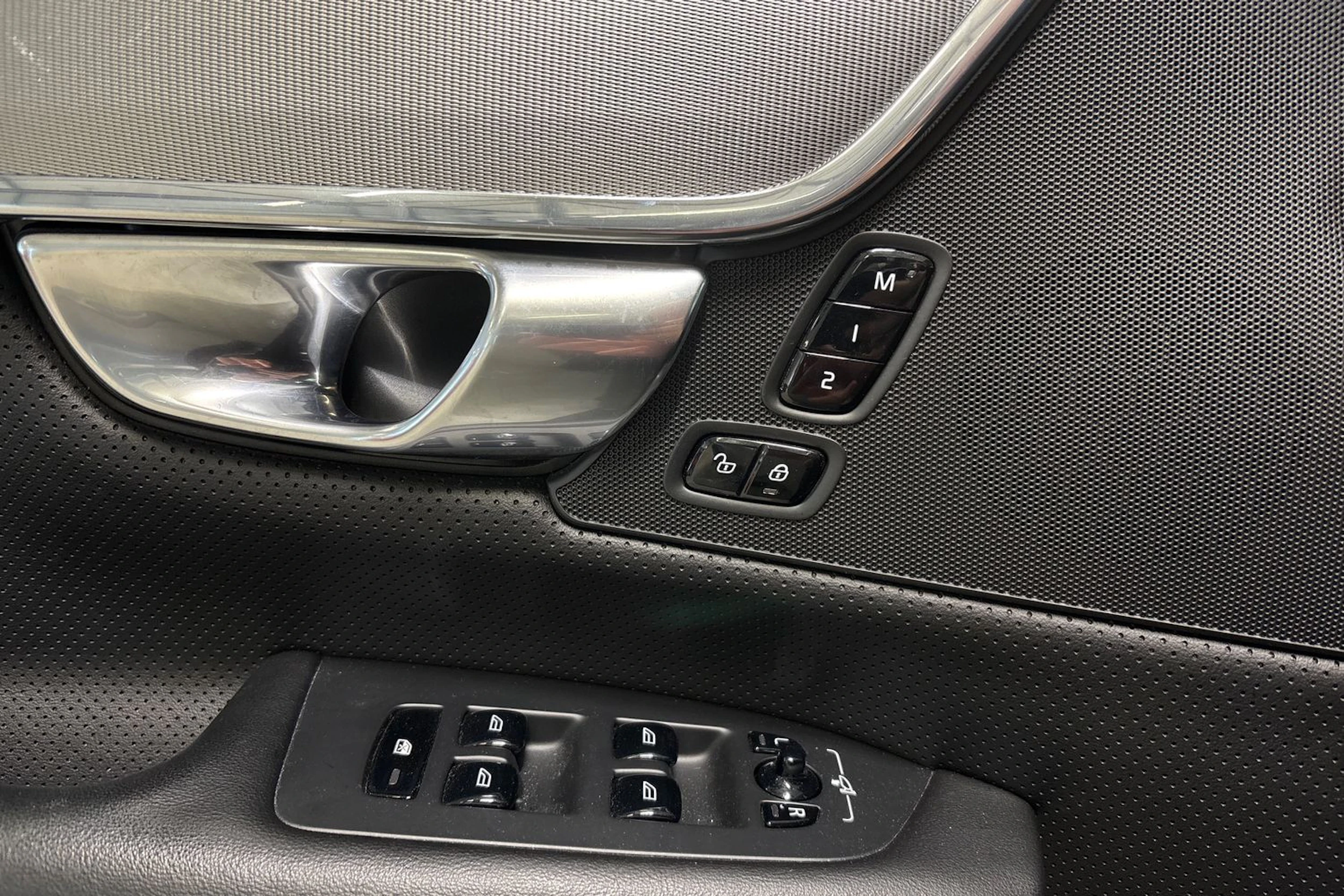 harmaa Volvo S90 2017 kuva 6.
