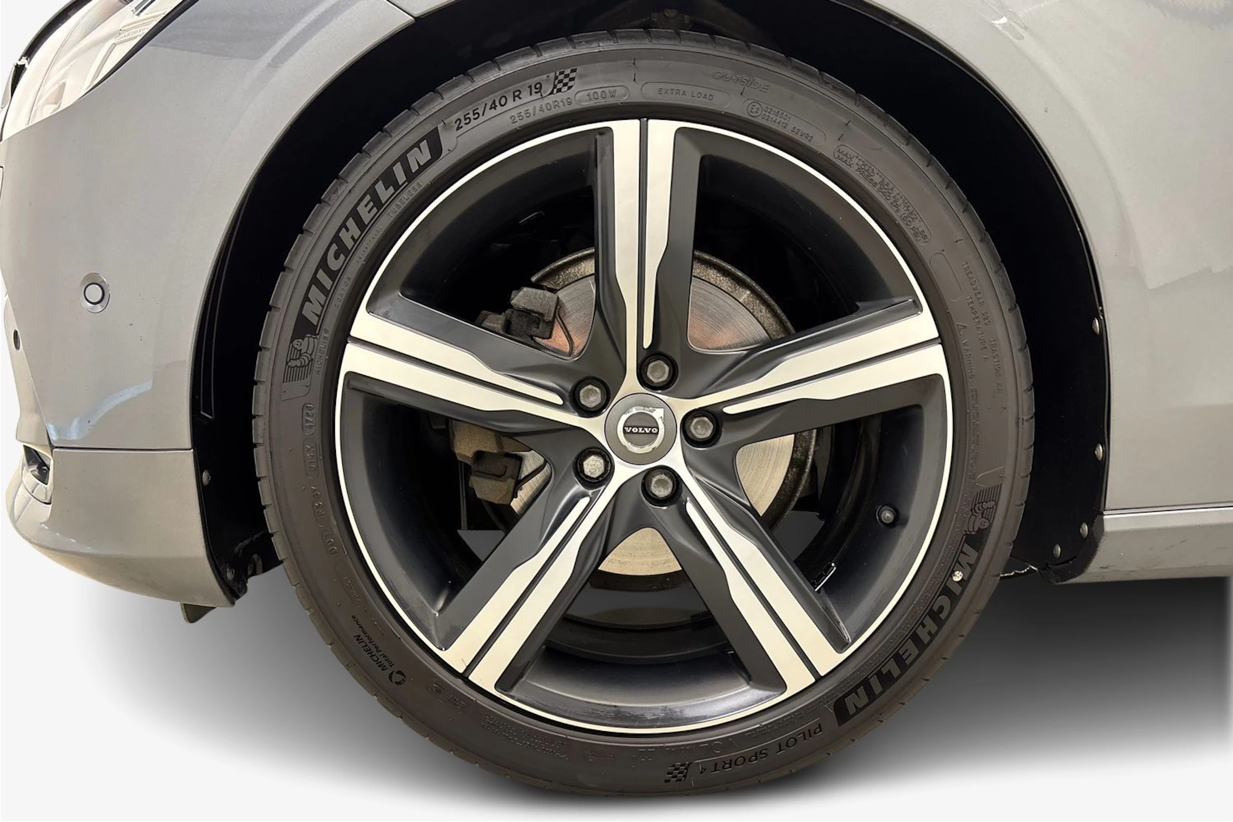 harmaa Volvo S90 2018 kuva 12.