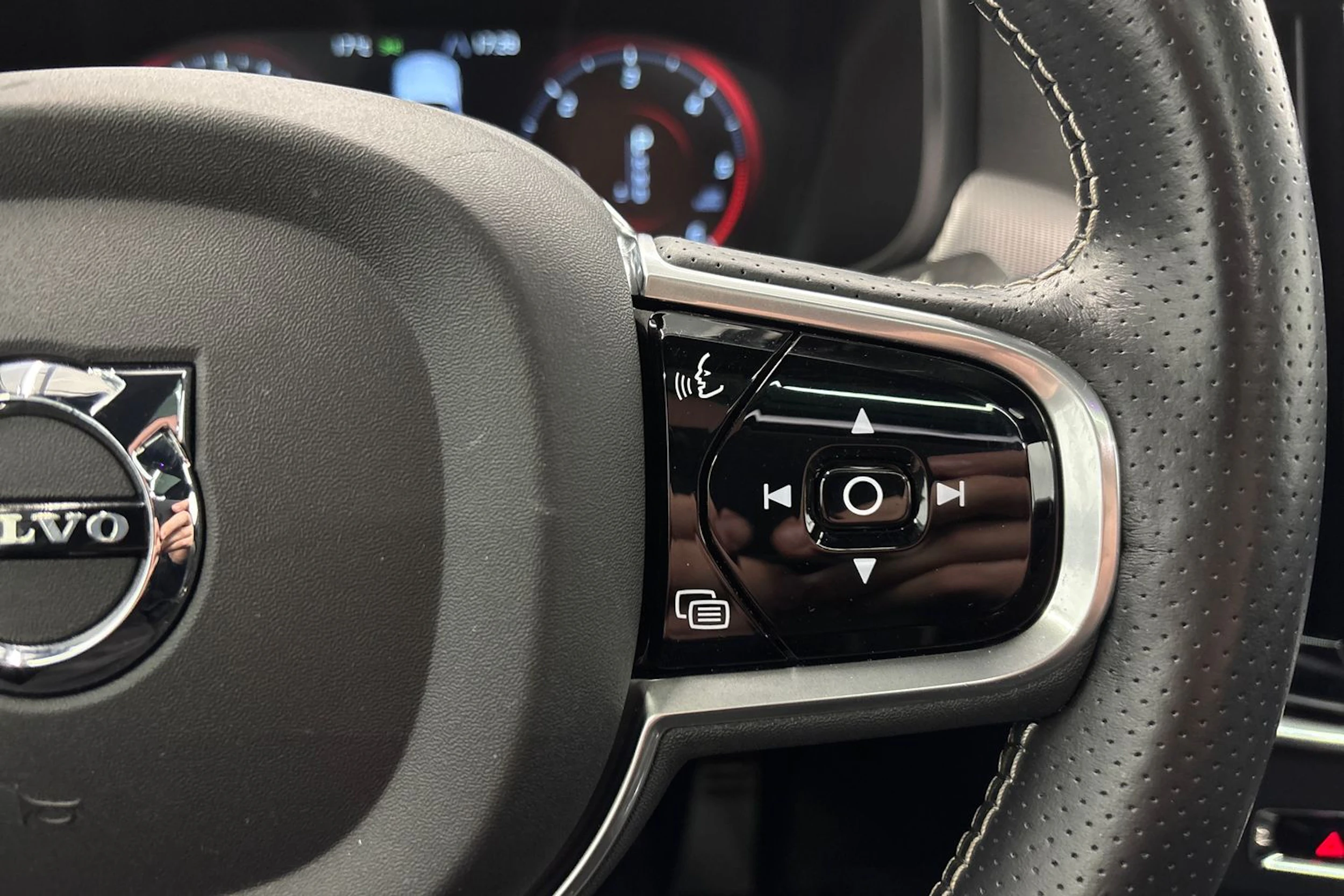 harmaa Volvo S90 2018 kuva 16.