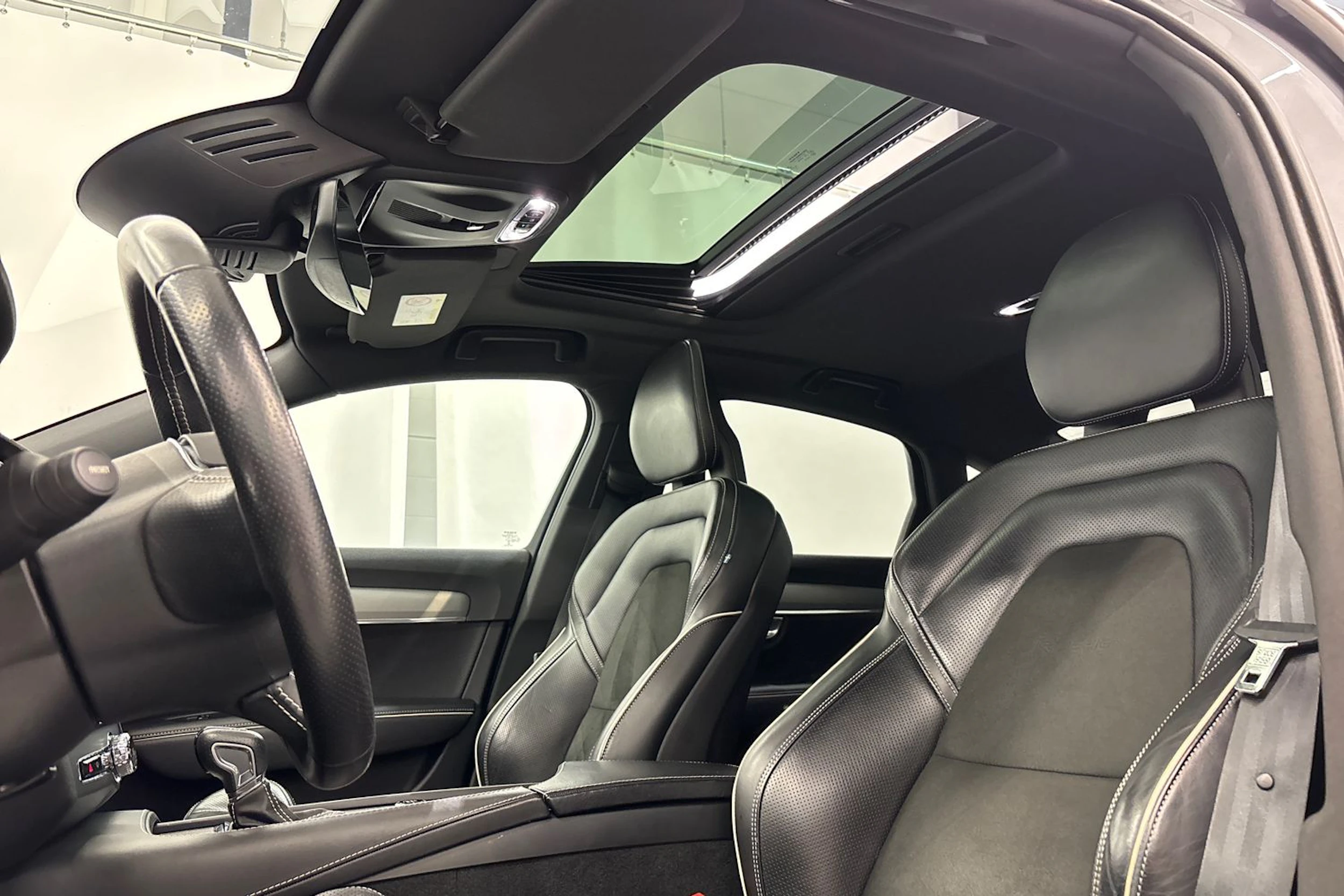 harmaa Volvo S90 2018 kuva 26.